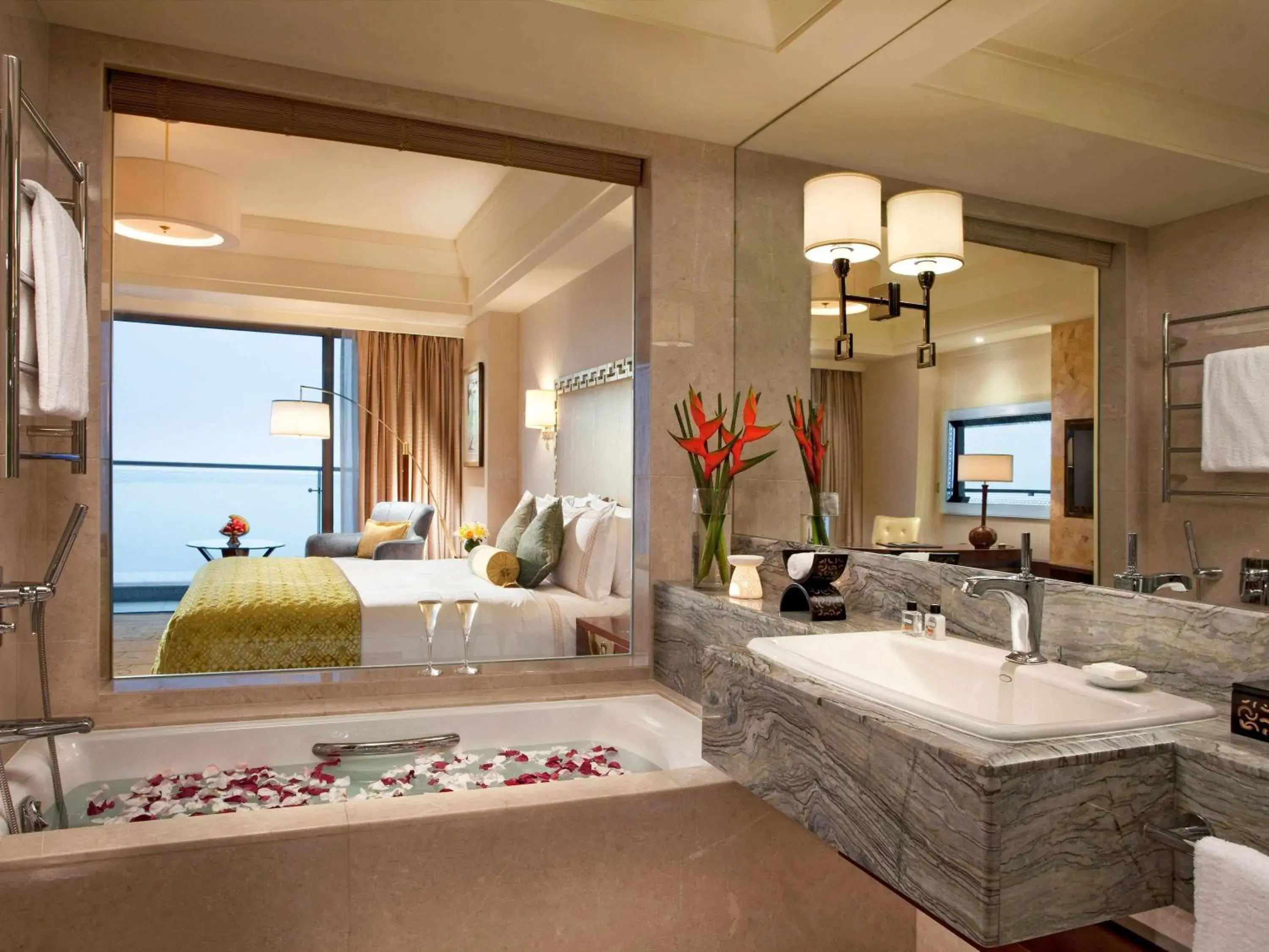 Photo of the whole room, Bathroom in Fairmont Yangcheng Lake Kunshan