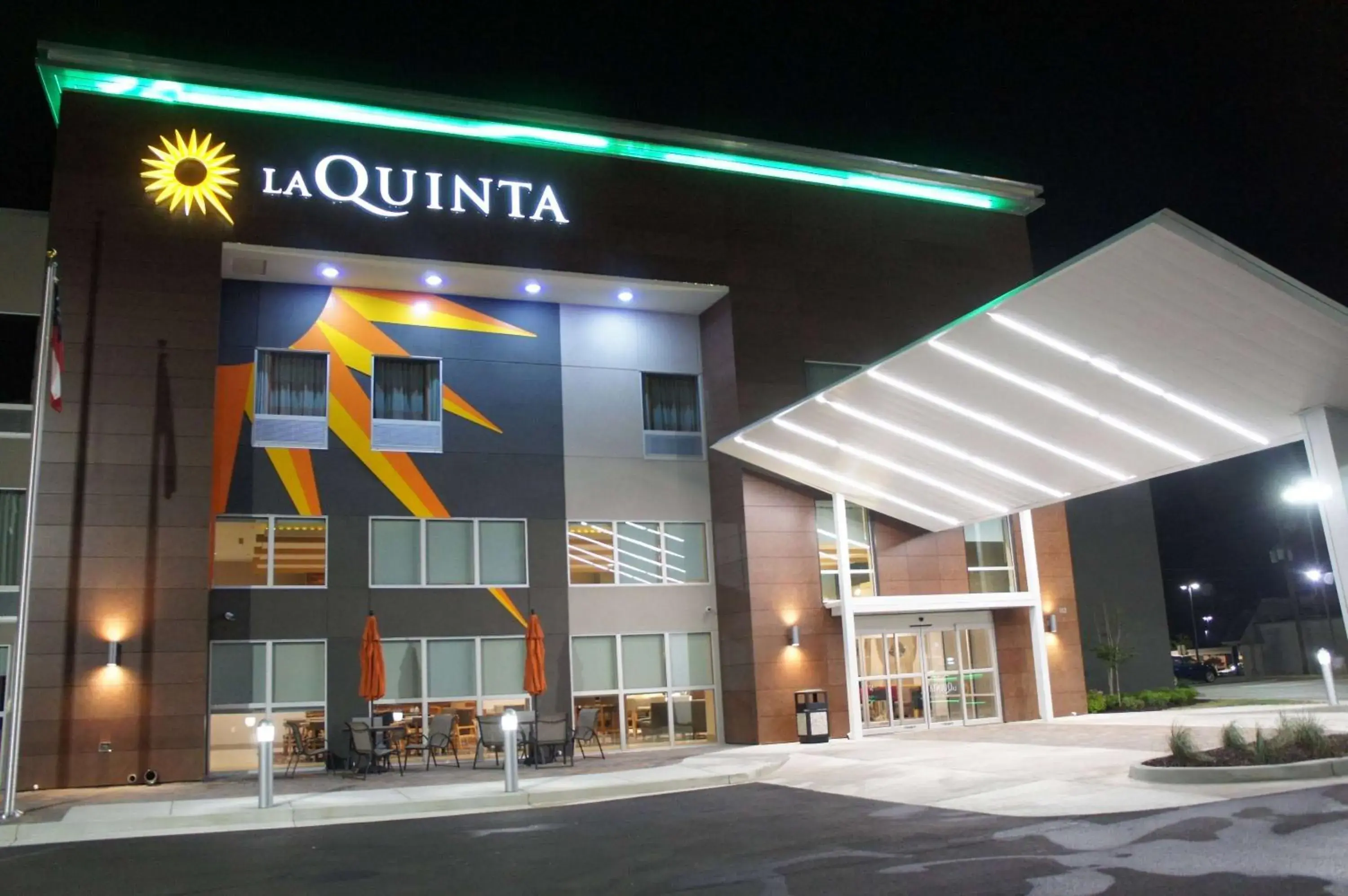 Property Building in La Quinta Inn & Suites by Wyndham Perry