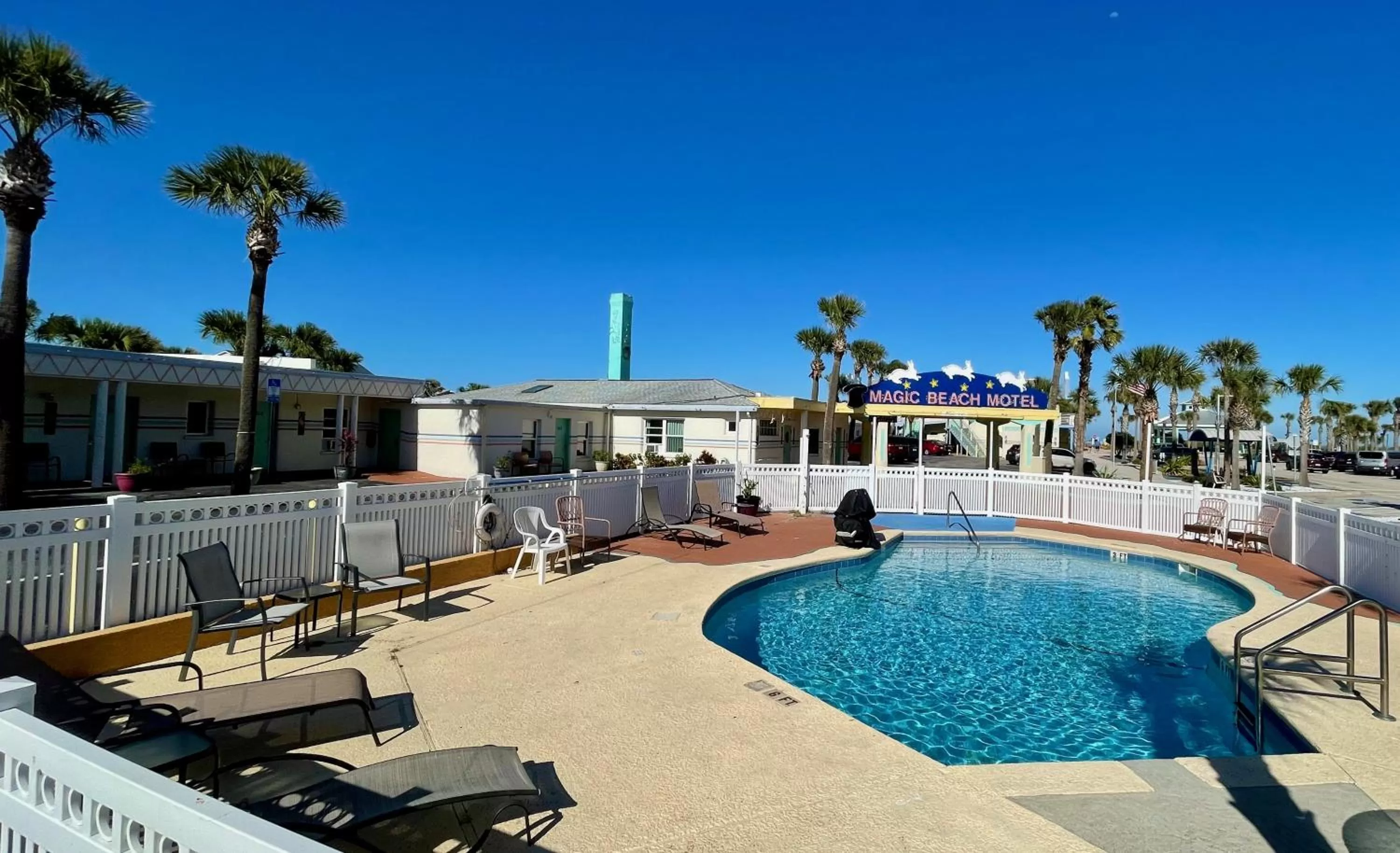 Swimming pool in Magic Beach Motel - Vilano Beach, Saint Augustine