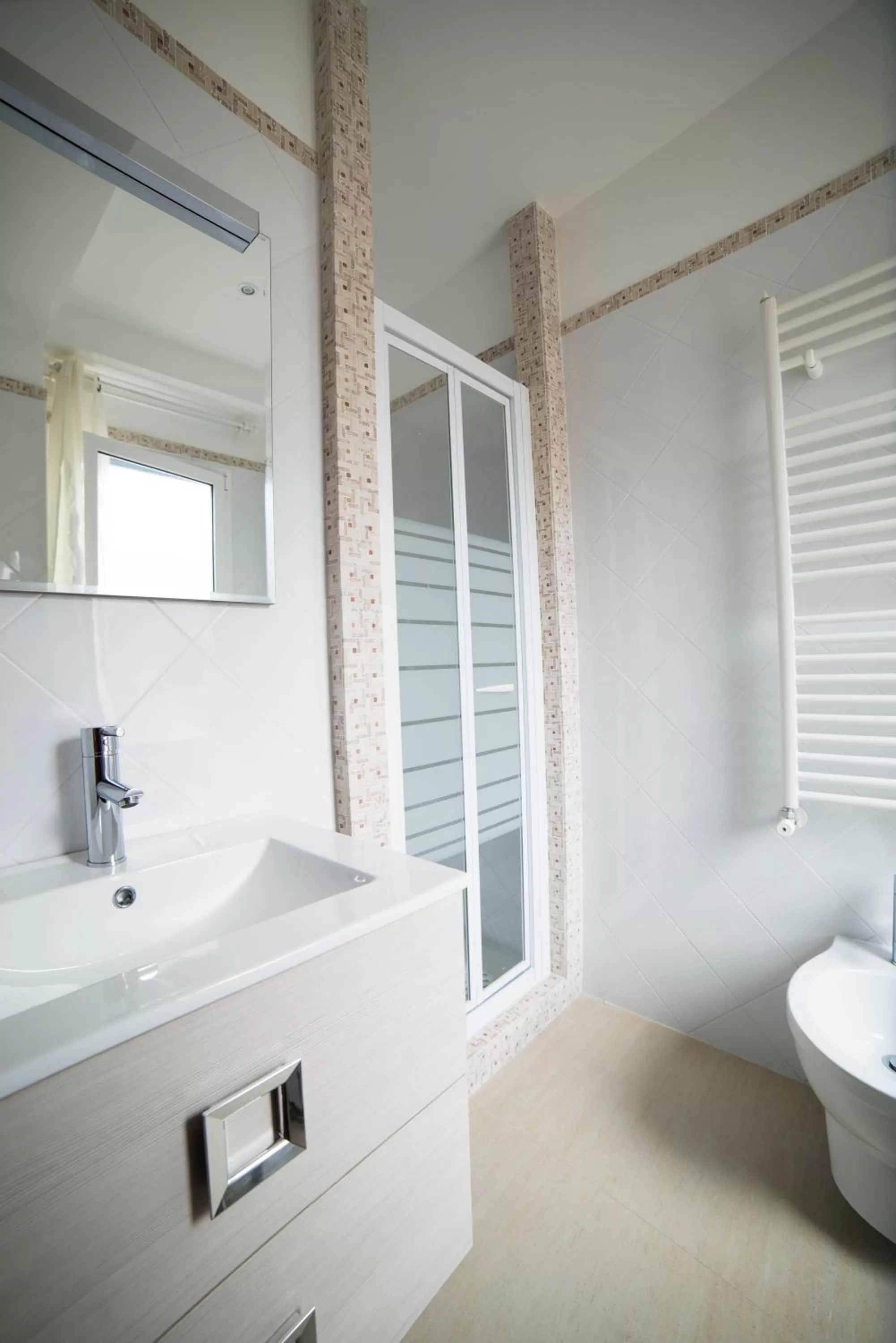 Shower in Di Fronte alla Cupola