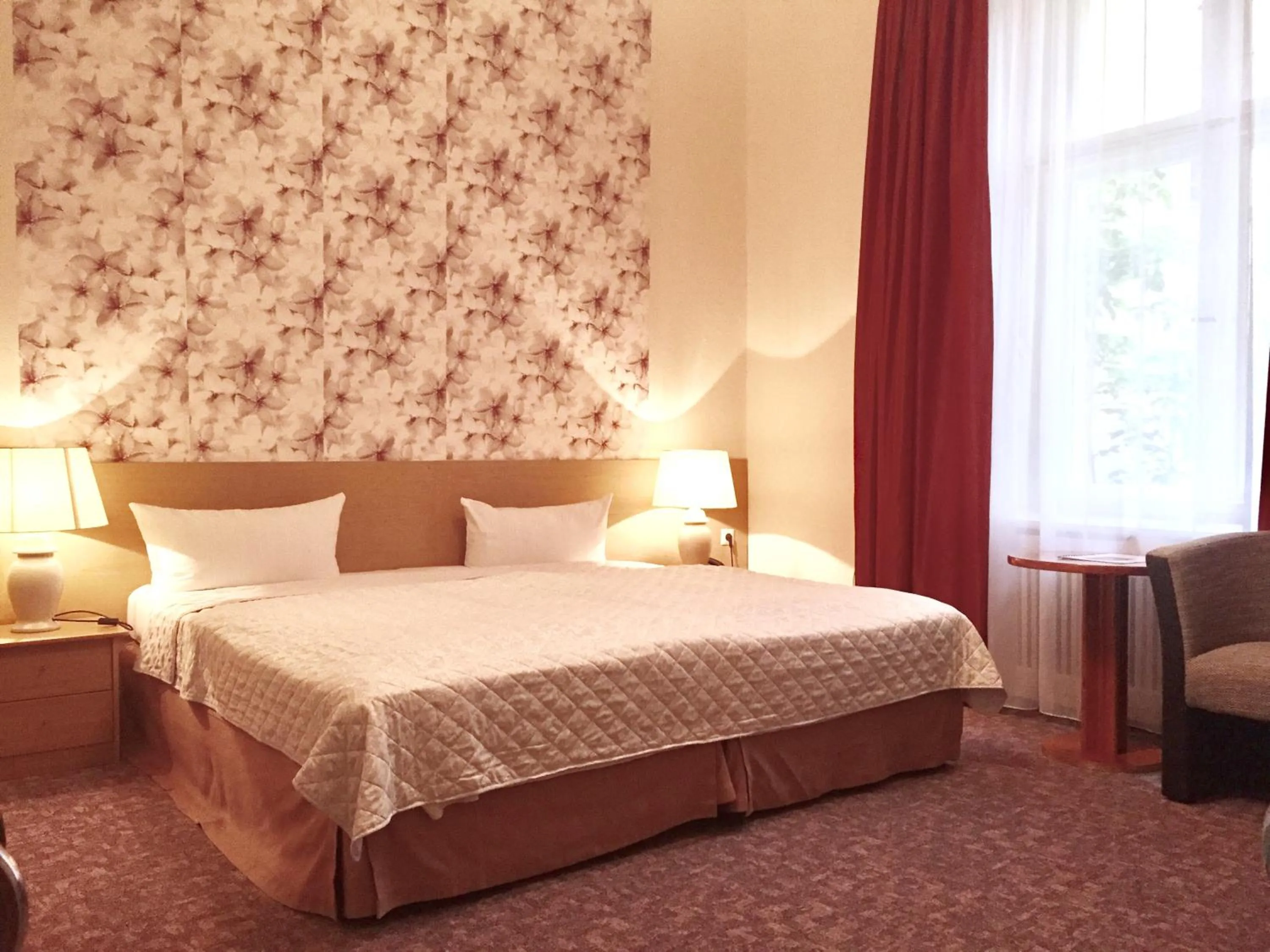 Photo of the whole room, Bed in Hotel Castell am Kurfürstendamm