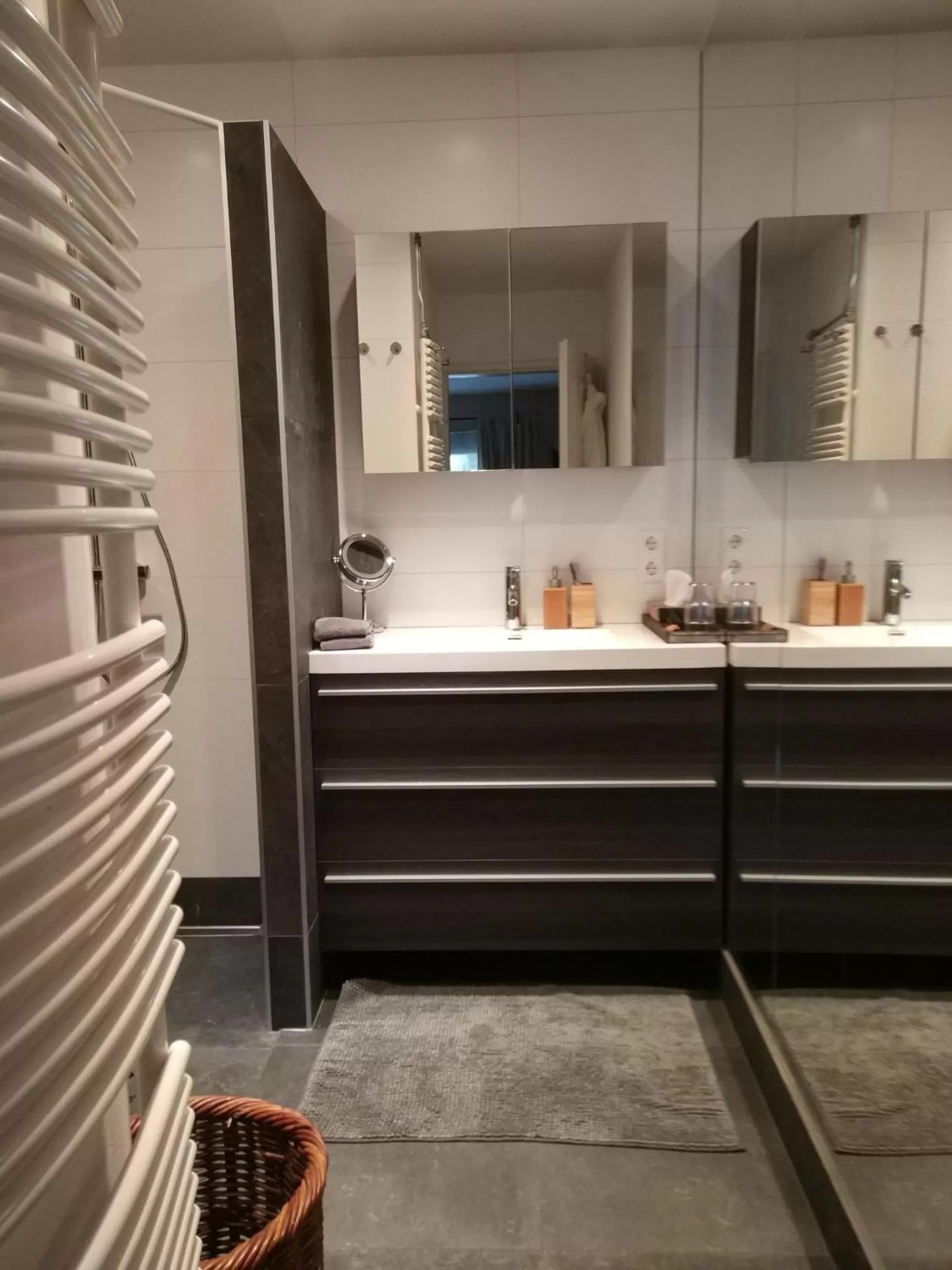 Shower in B&B Hoofddorp