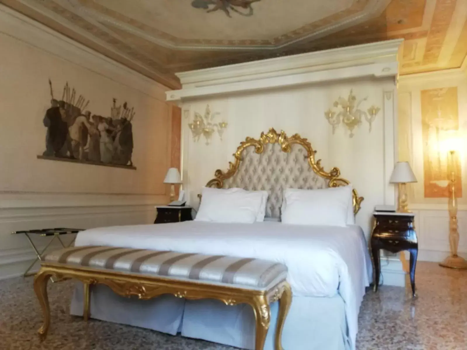 Bed in Ca' Bonfadini Historic Experience