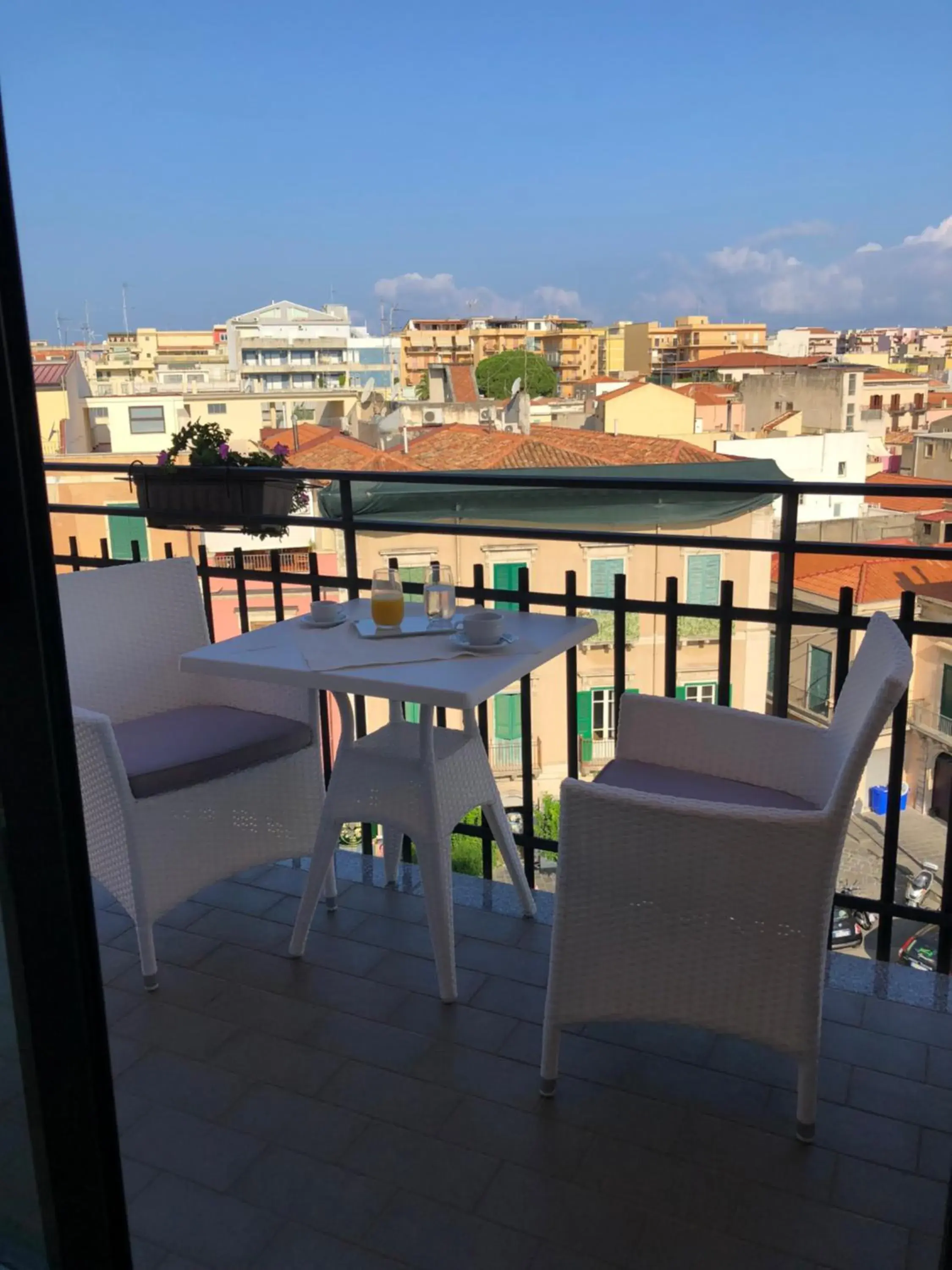 Breakfast, Balcony/Terrace in Albergo Milazzo INN - AiMori