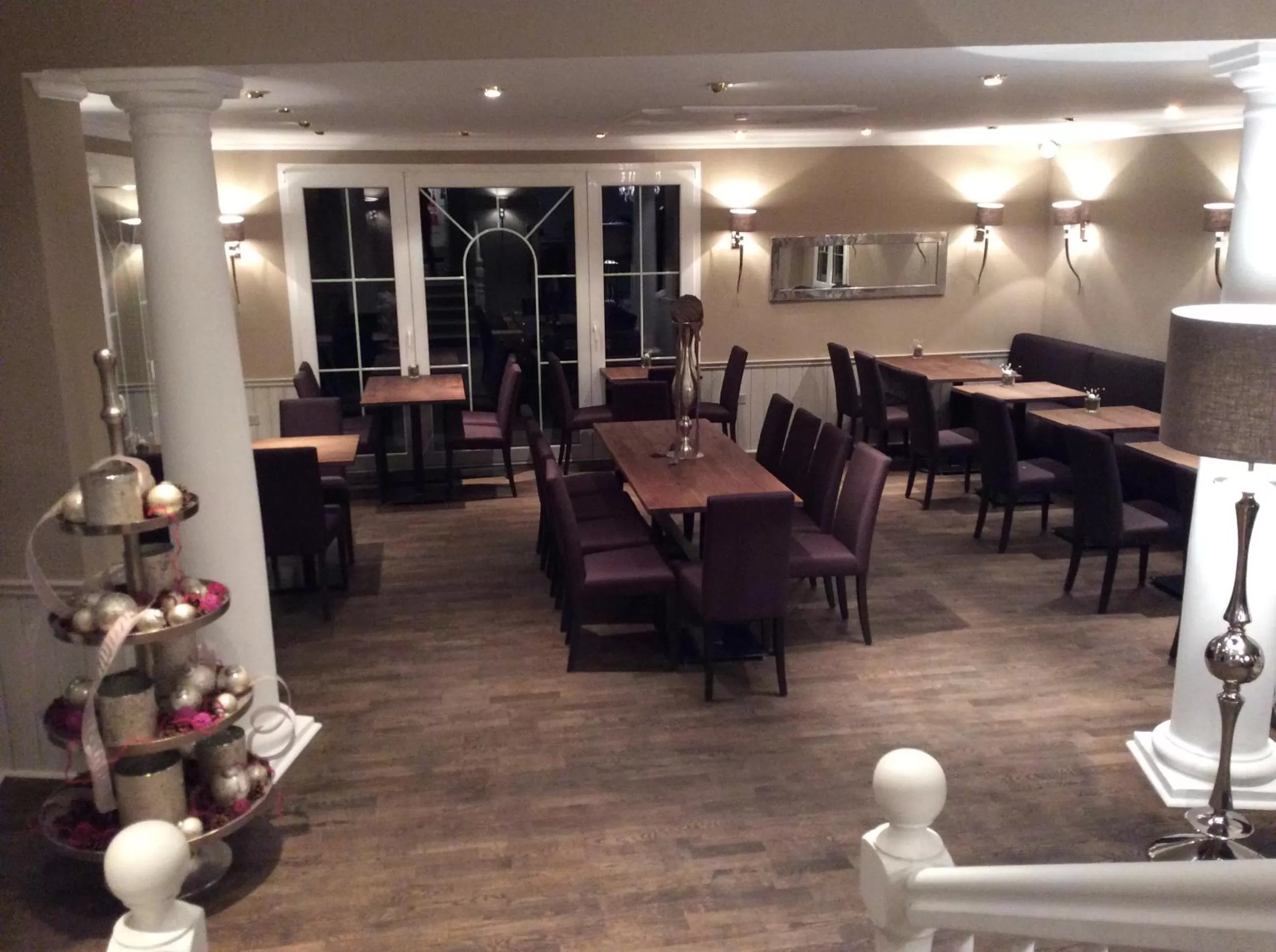 Property building, Restaurant/Places to Eat in Landcafe mit Mini Hotel