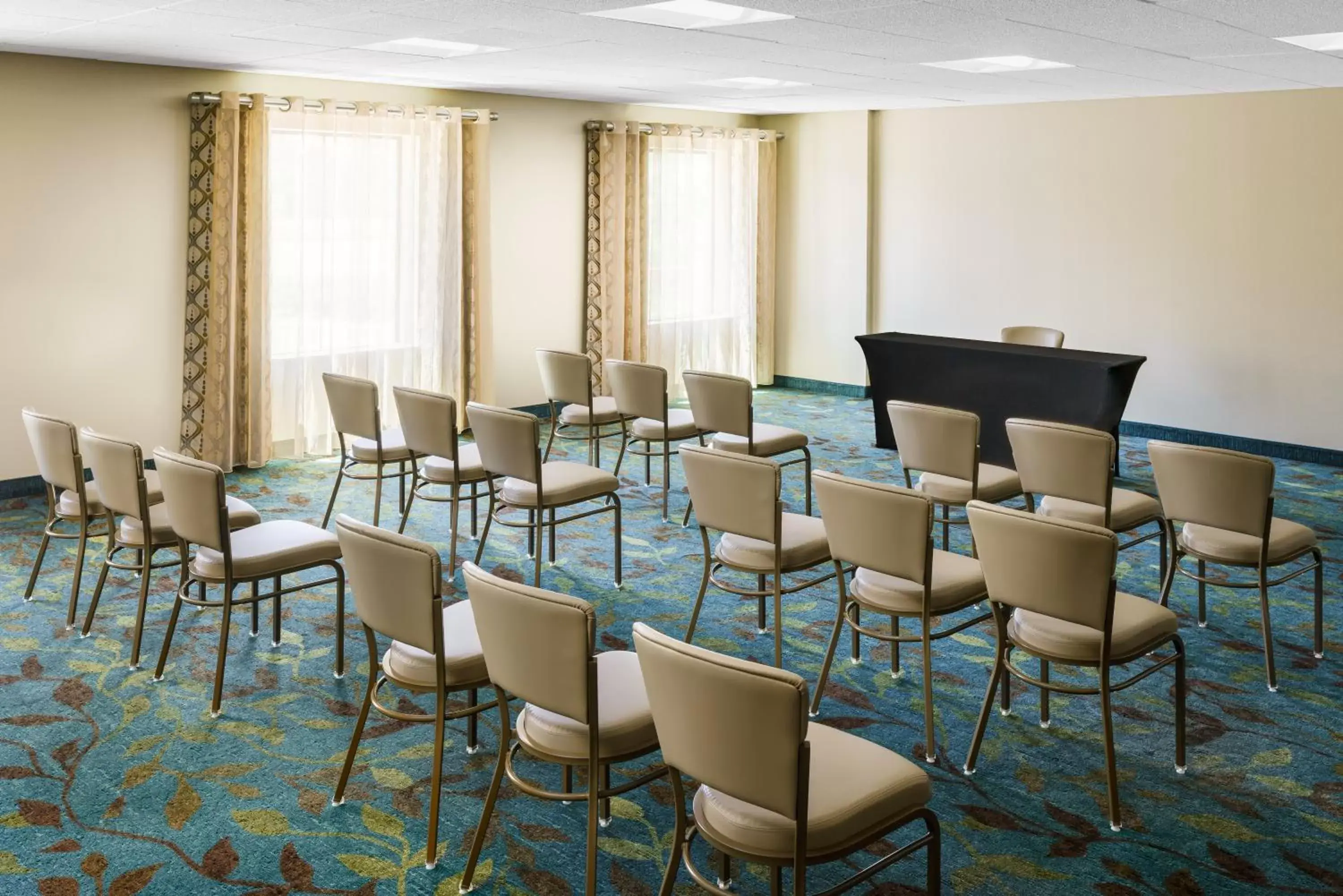 Meeting/conference room in Candlewood Suites - Orlando - Lake Buena Vista, an IHG Hotel