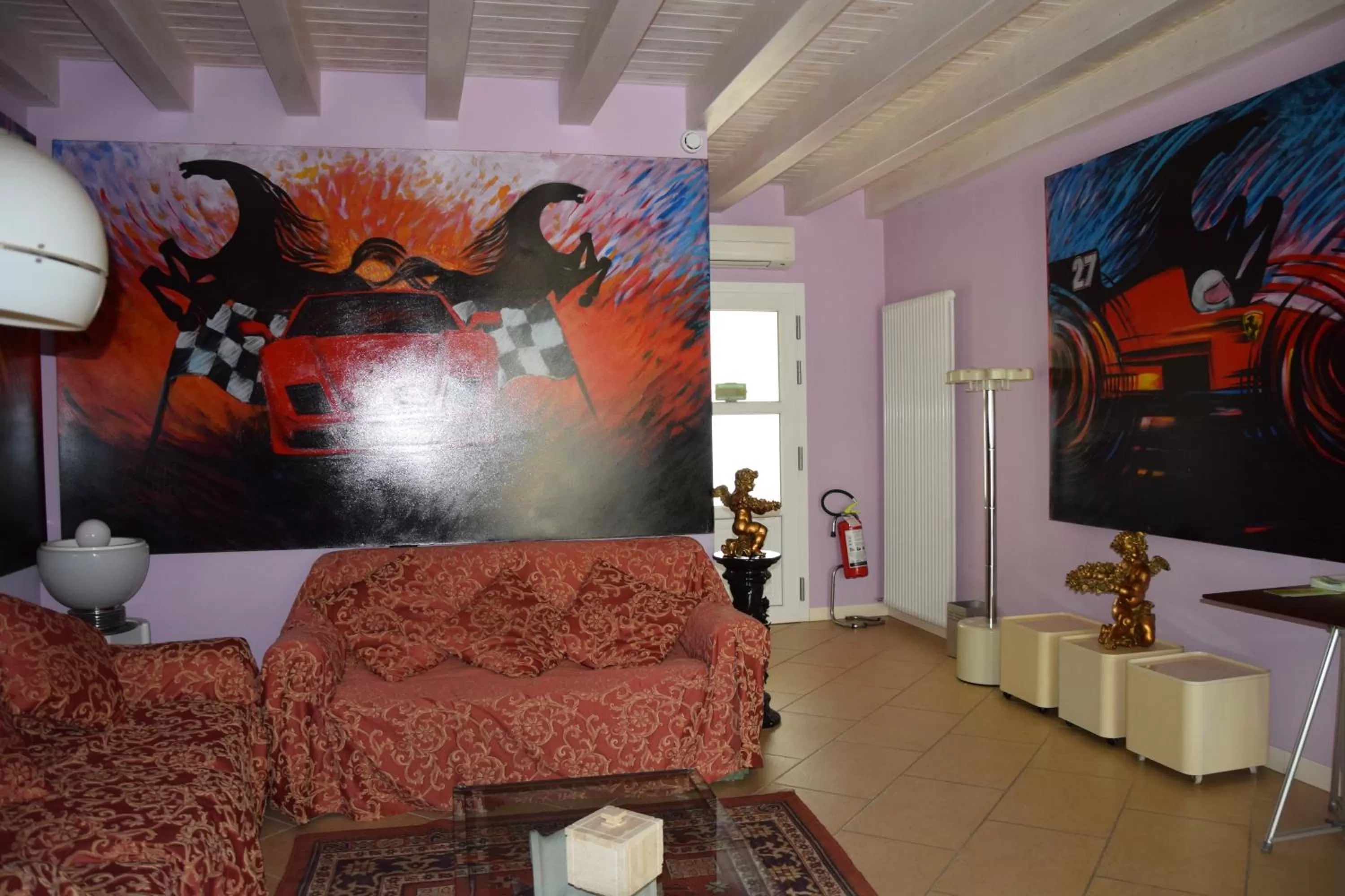 Communal lounge/ TV room in Le Fate Corbezzole