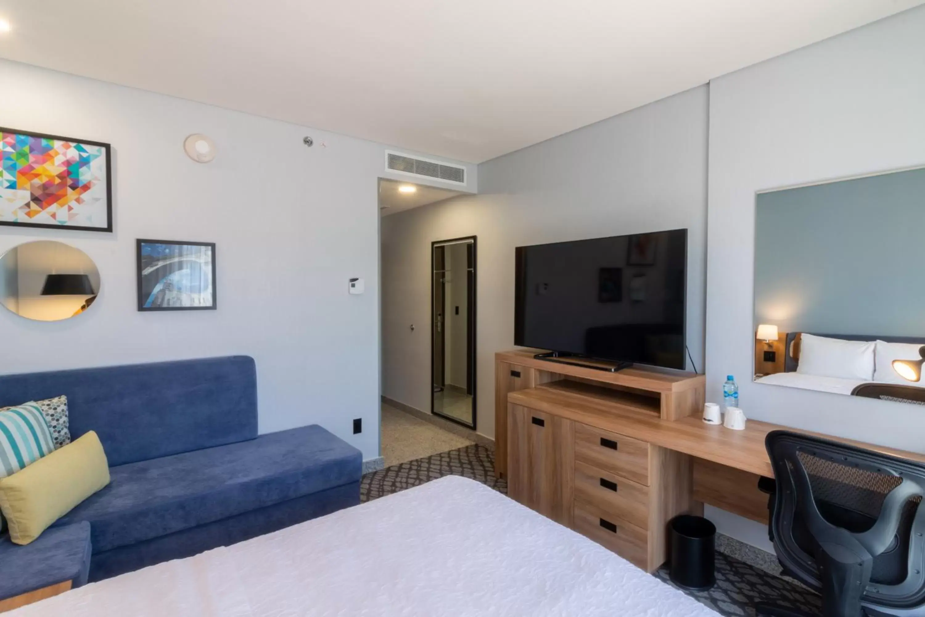 TV and multimedia, TV/Entertainment Center in Hampton by Hilton Aguascalientes Downtown