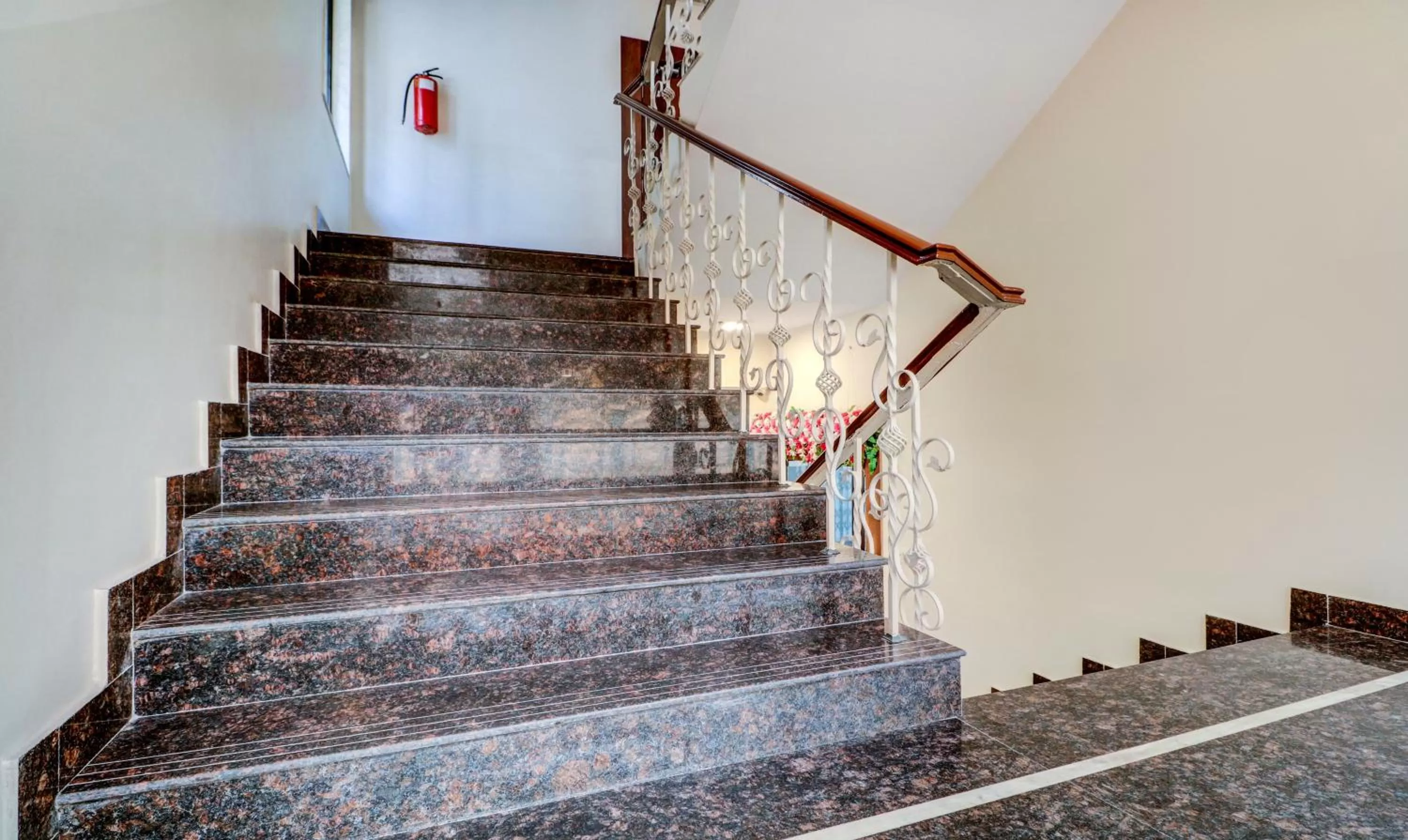 Lobby or reception in Treebo Sreema - 2 km From Salt Lake Sector V