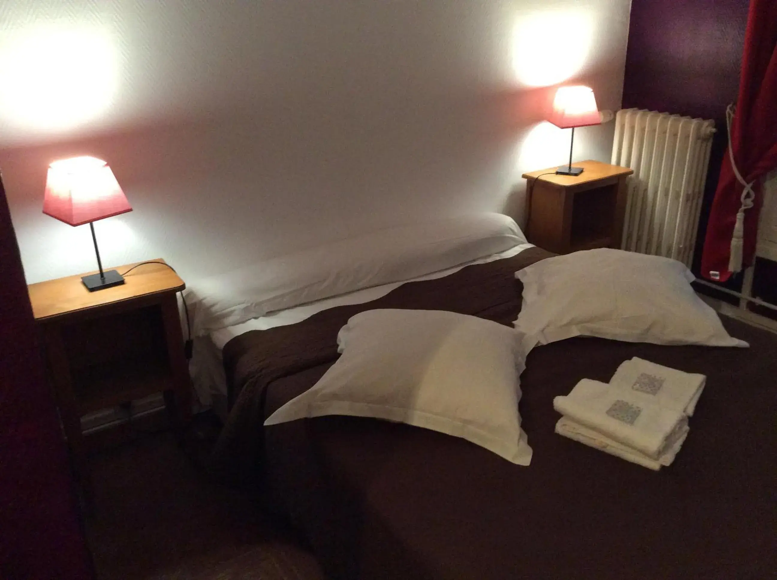 Bed in Hotel du Cygne