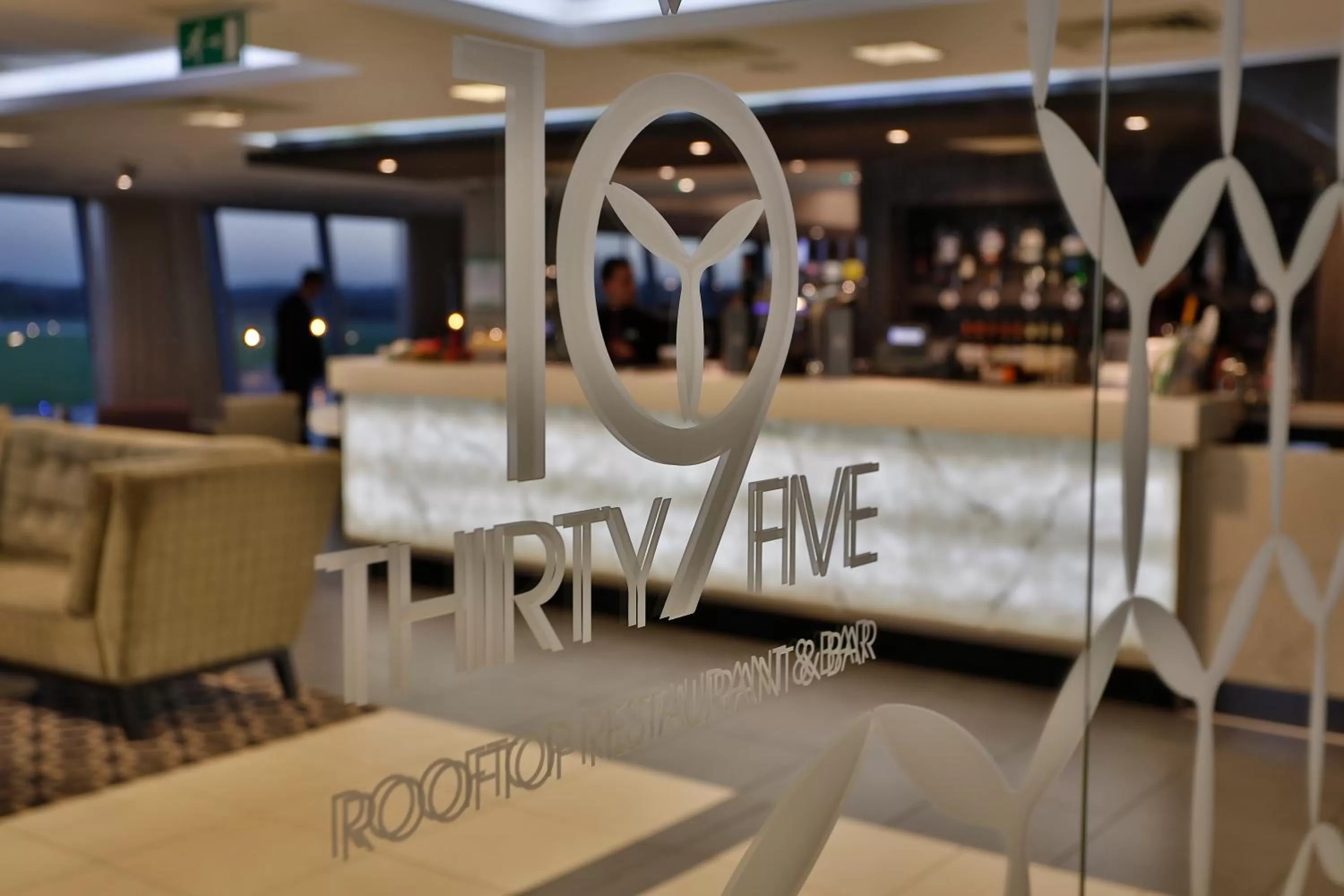 Restaurant/places to eat in Holiday Inn Southend by IHG