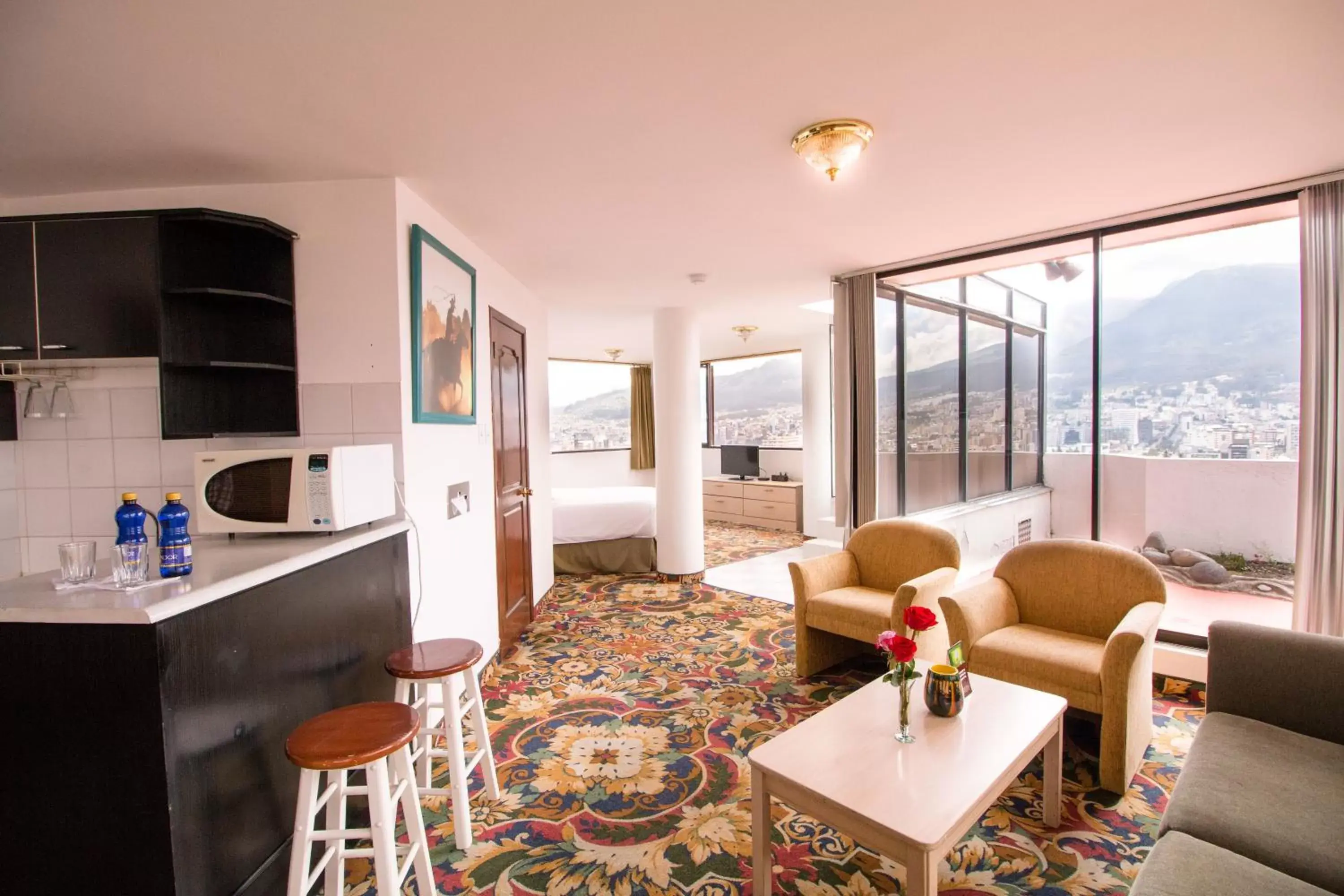 Living room in Stanford Suites Hotel