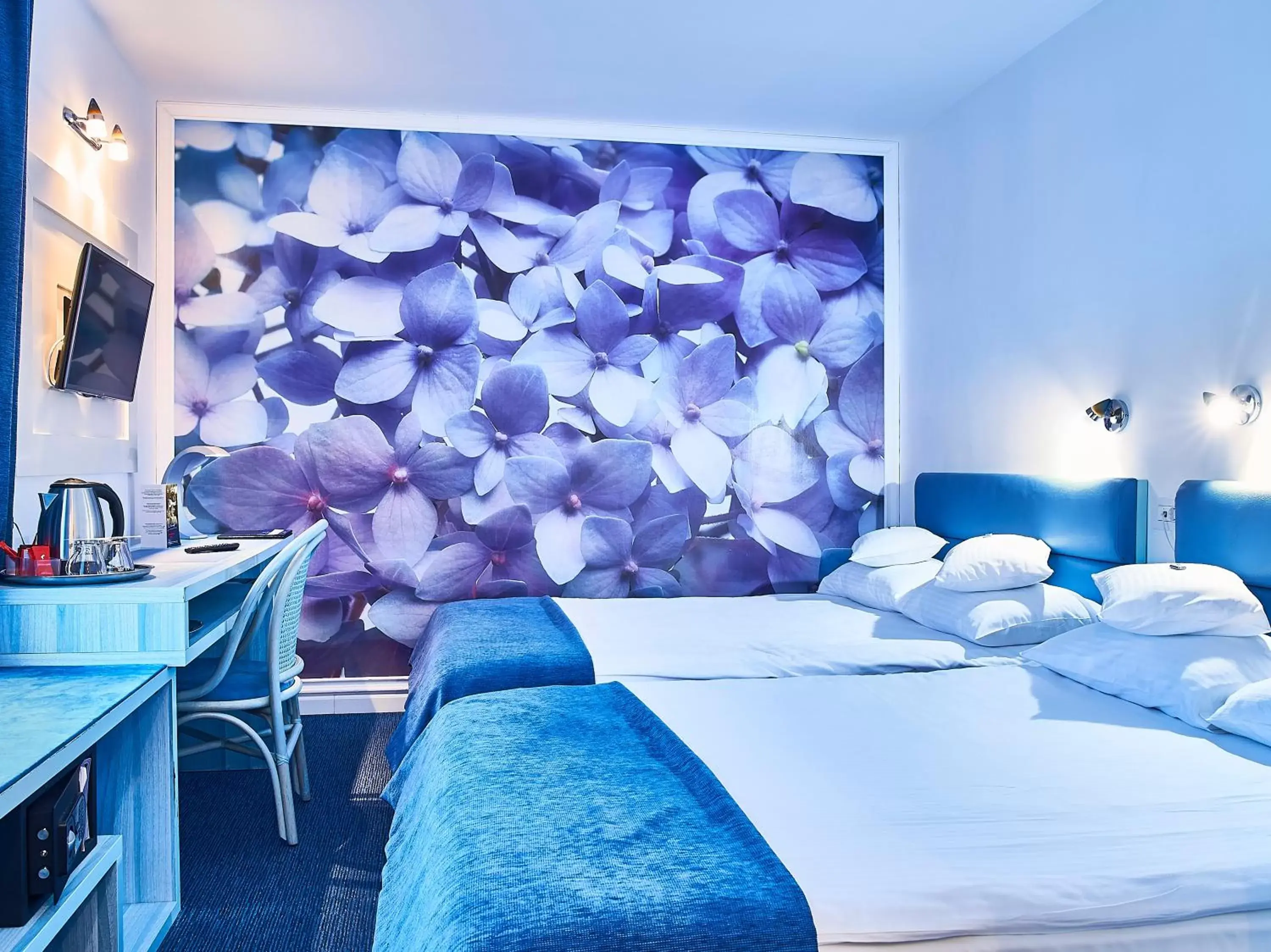 Bedroom, Bed in Continental Forum Tirgu Mures Bedroom, Bed in Continental Forum Tirgu Mures