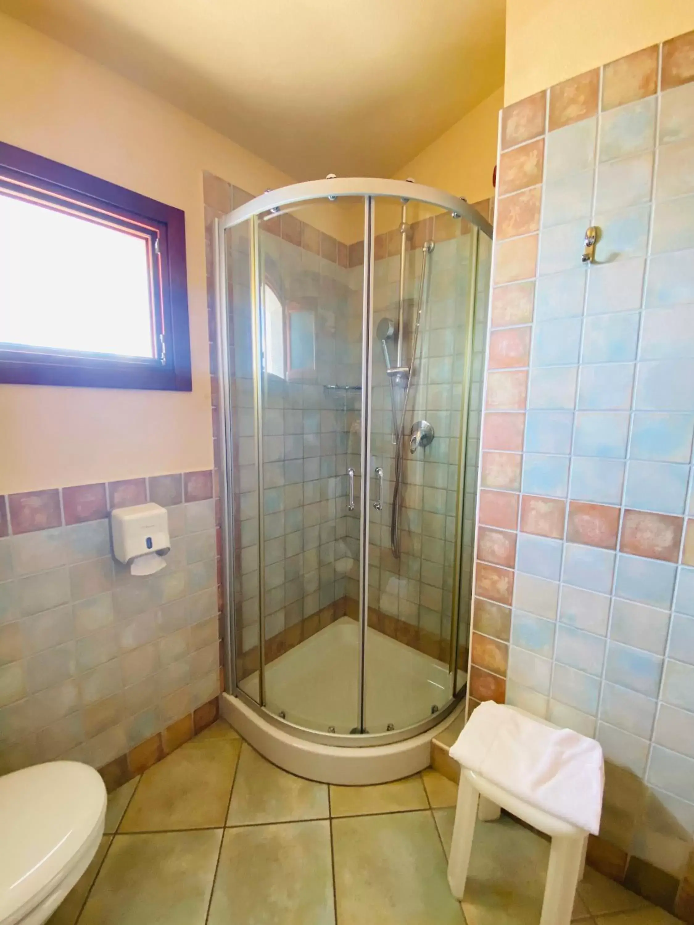 Shower, Bathroom in Il Nuovo Gabbiano