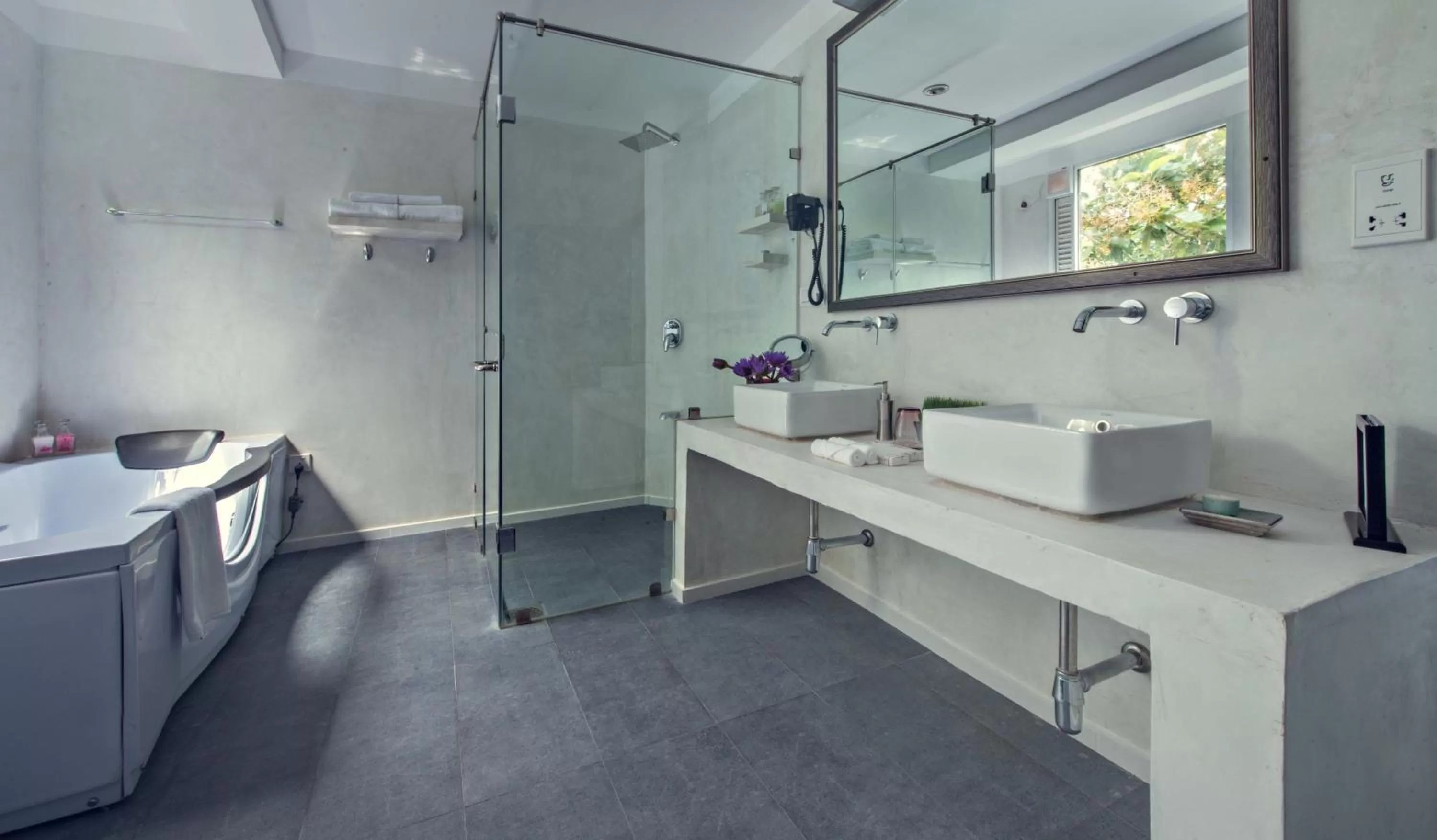 Bathroom in Levels Unawatuna