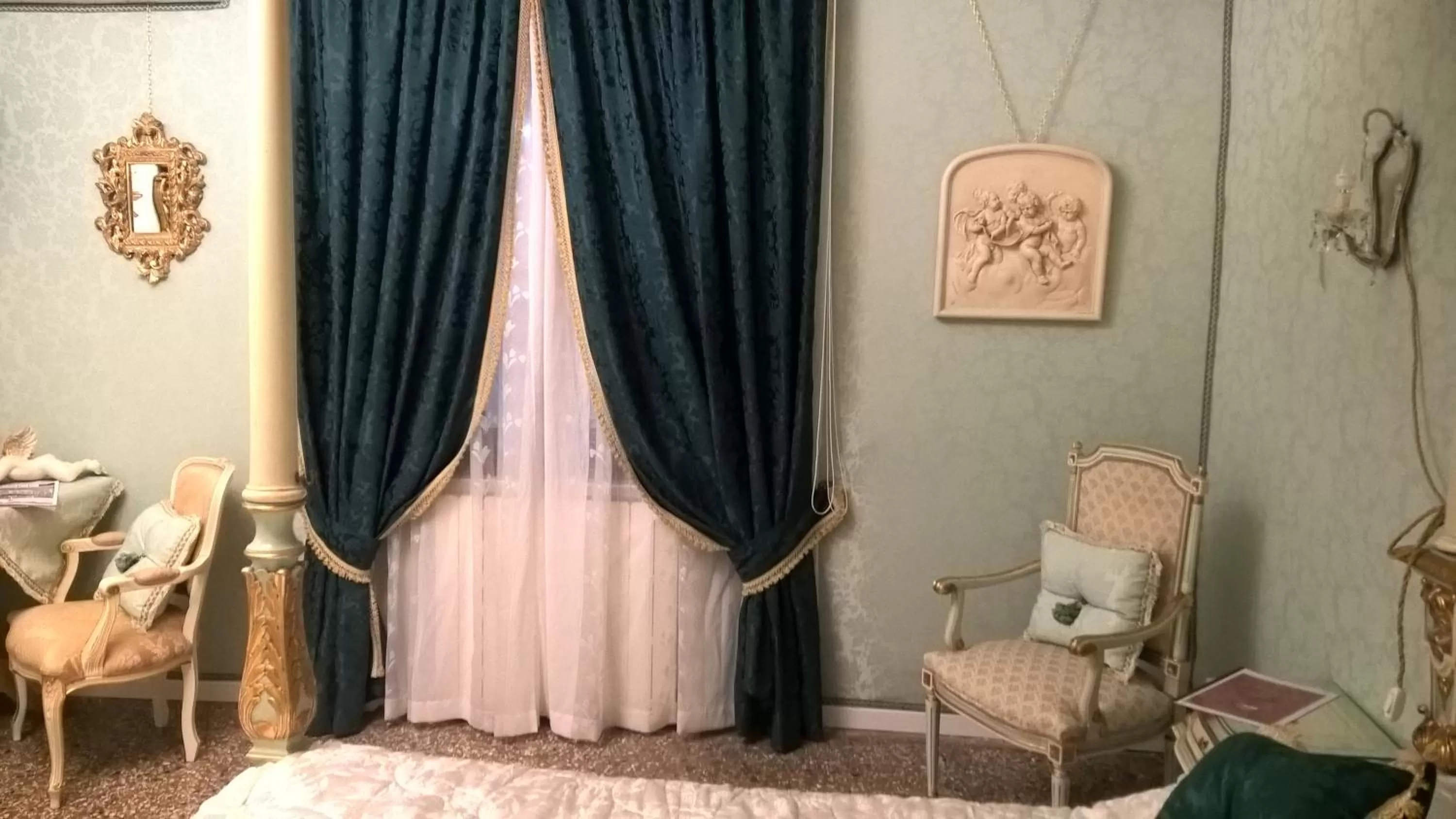 Photo of the whole room, Seating Area in Scalon del Doge