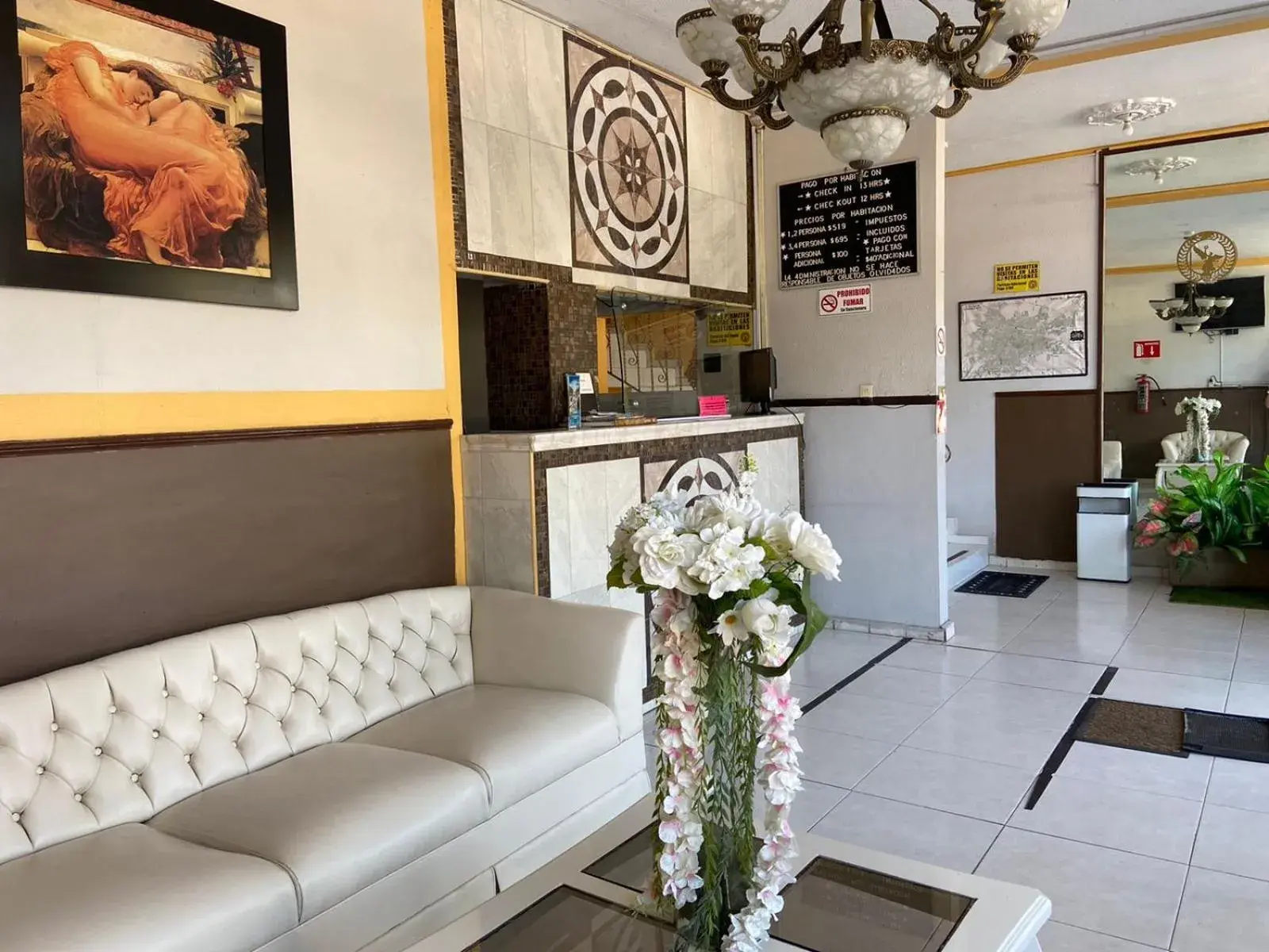 Seating Area in Hotel Nuevo Centenario