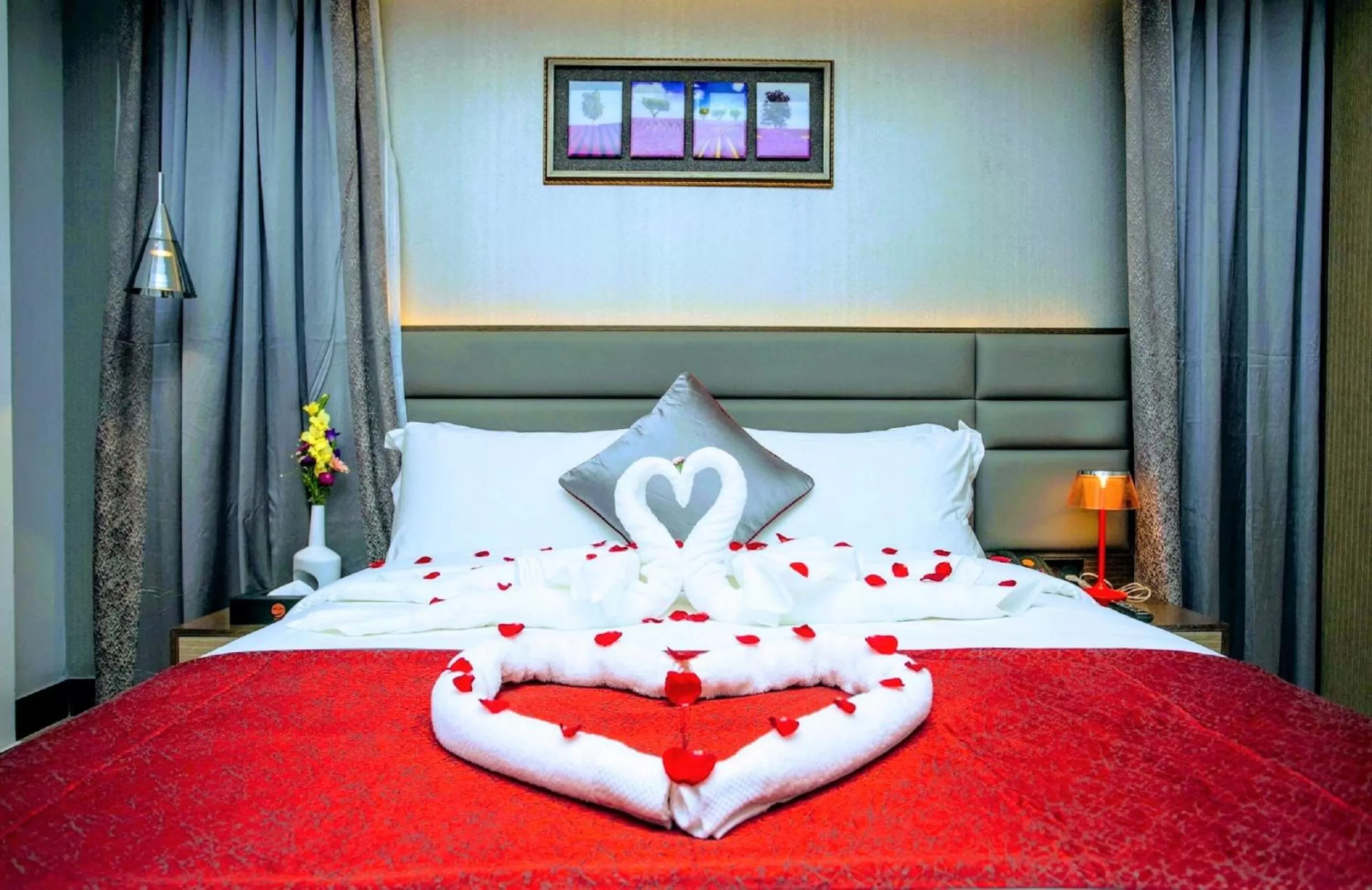 Bed in Hotel Omni Residency Dhaka