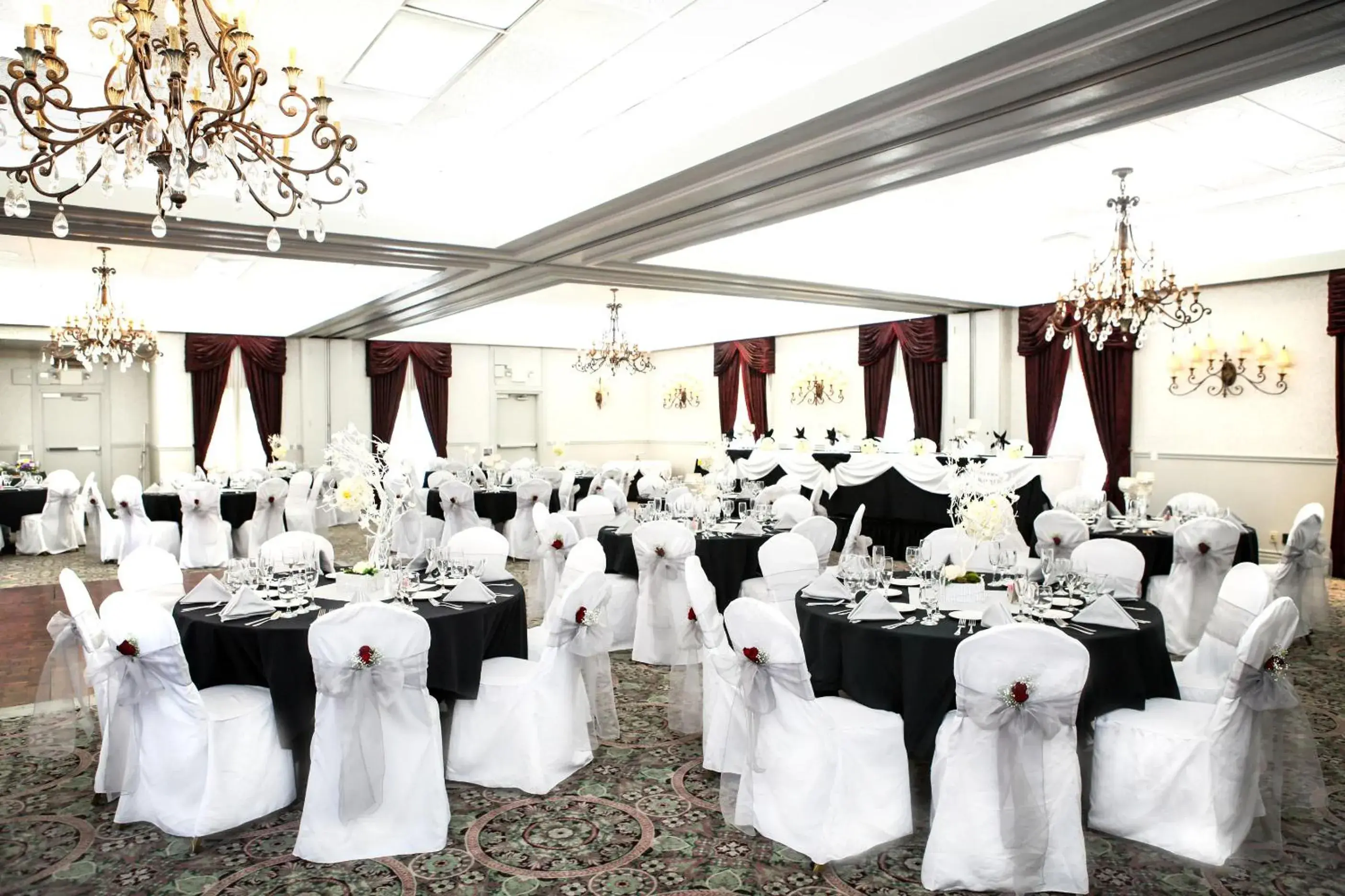 Banquet/Function facilities, Banquet Facilities in Piccadilly Inn Shaw