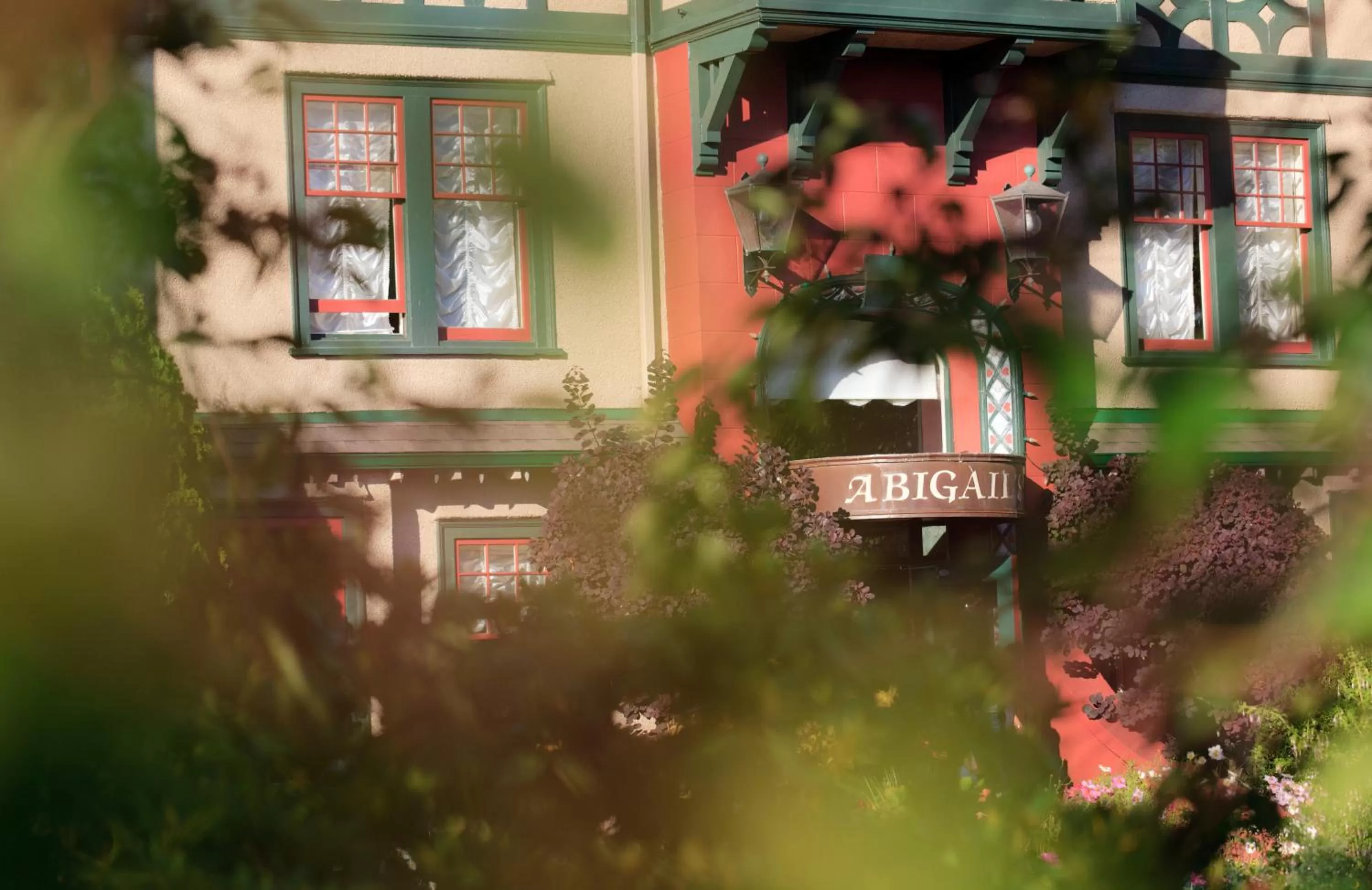 Facade/entrance in Abigail's Hotel