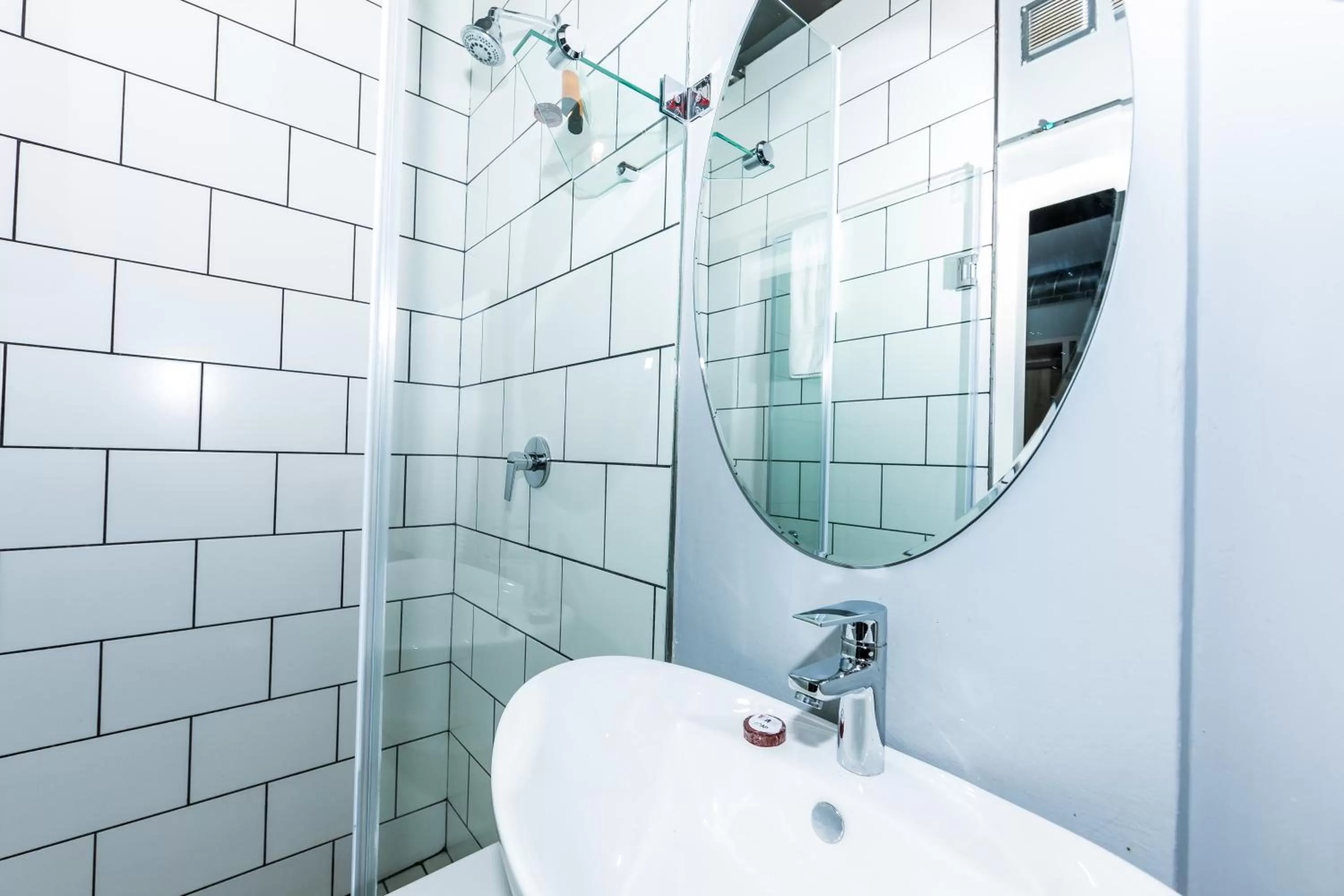 Shower in InnsCape on Castle Hotel