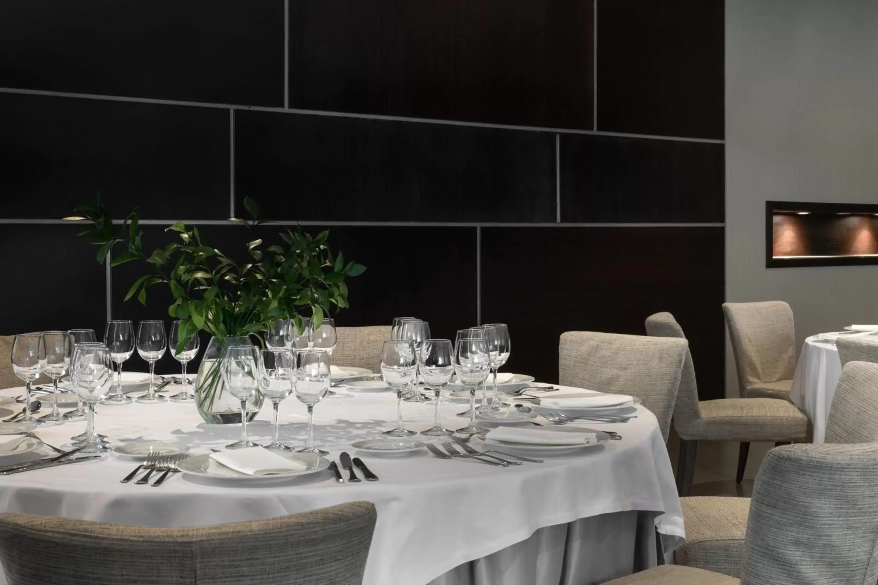 Meeting/conference room, Restaurant/Places to Eat in AC Hotel Zamora by Marriott