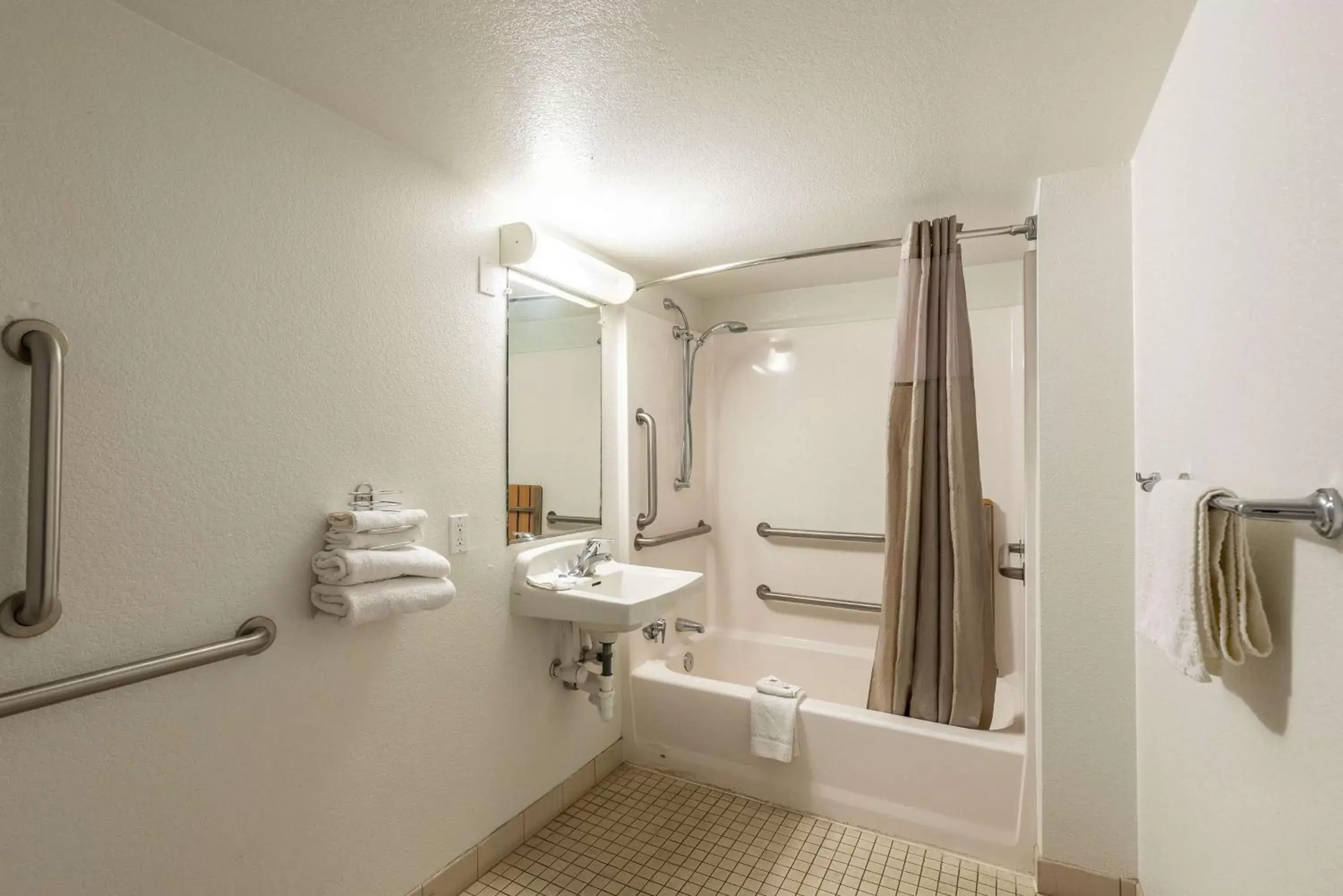 Photo of the whole room, Bathroom in Motel 6-Eloy, AZ - Casa Grande