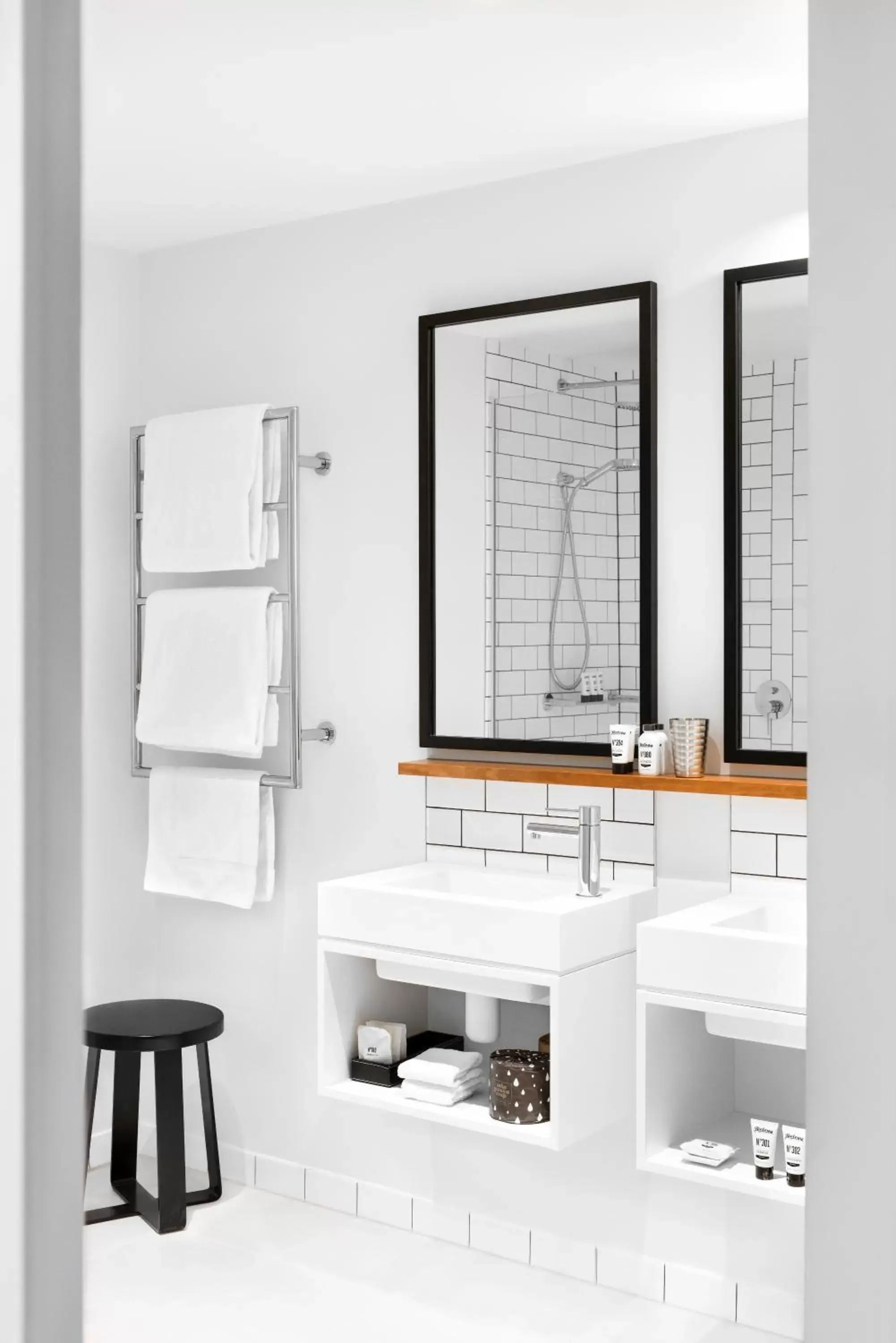 Bathroom, Floor Plan in Laneways by Ovolo