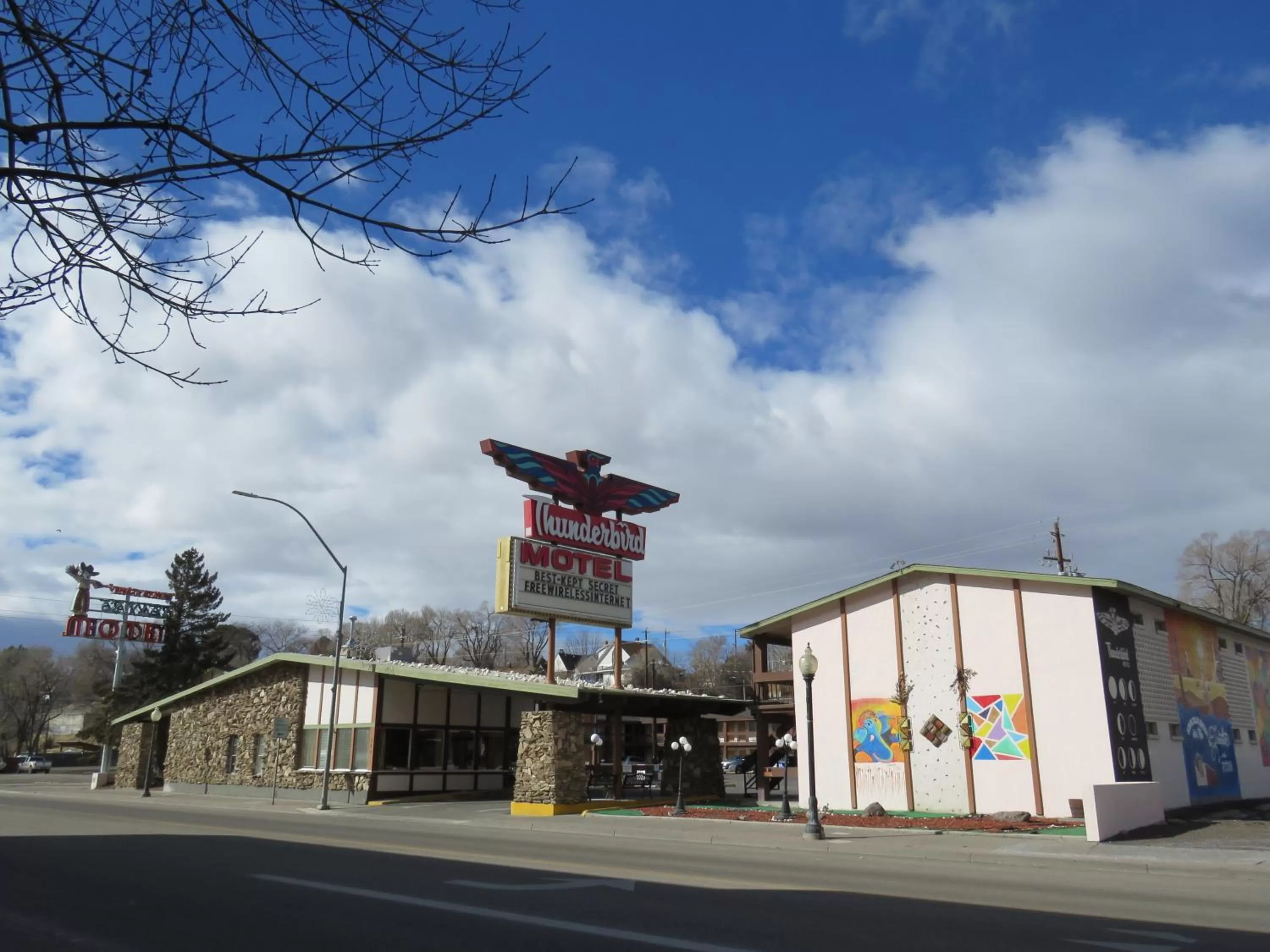 Property building in Thunderbird Motel