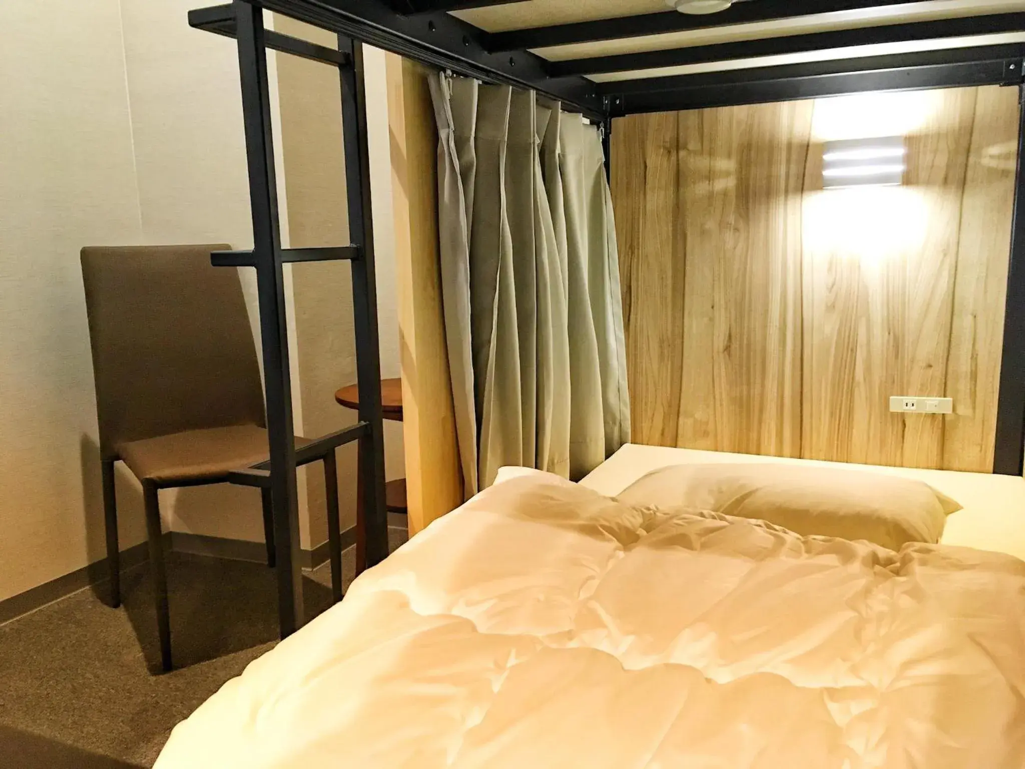 Bed in Namba Guesthouse HIVE