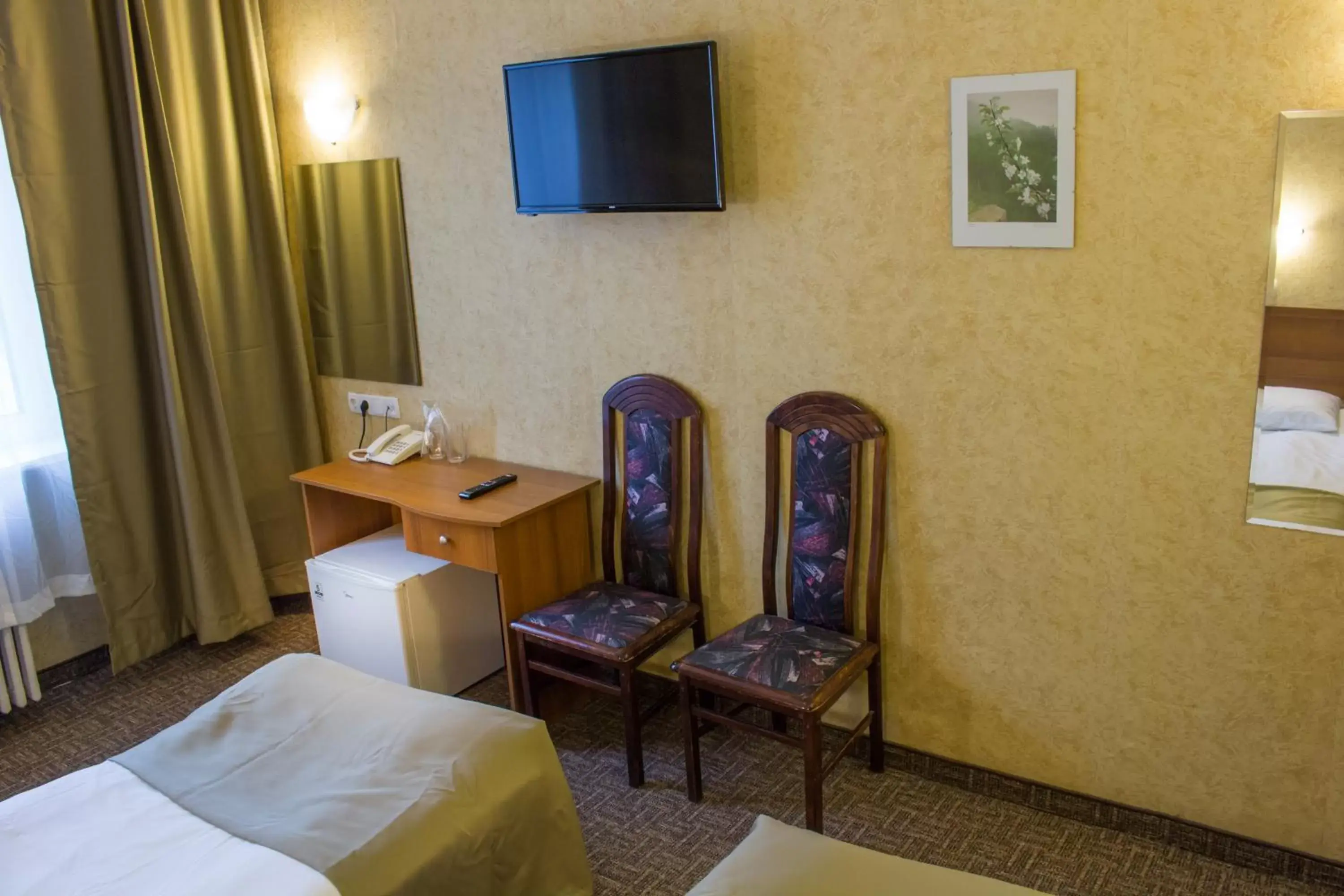 Photo of the whole room, TV/Entertainment Center in Slavyanska Beseda Hotel