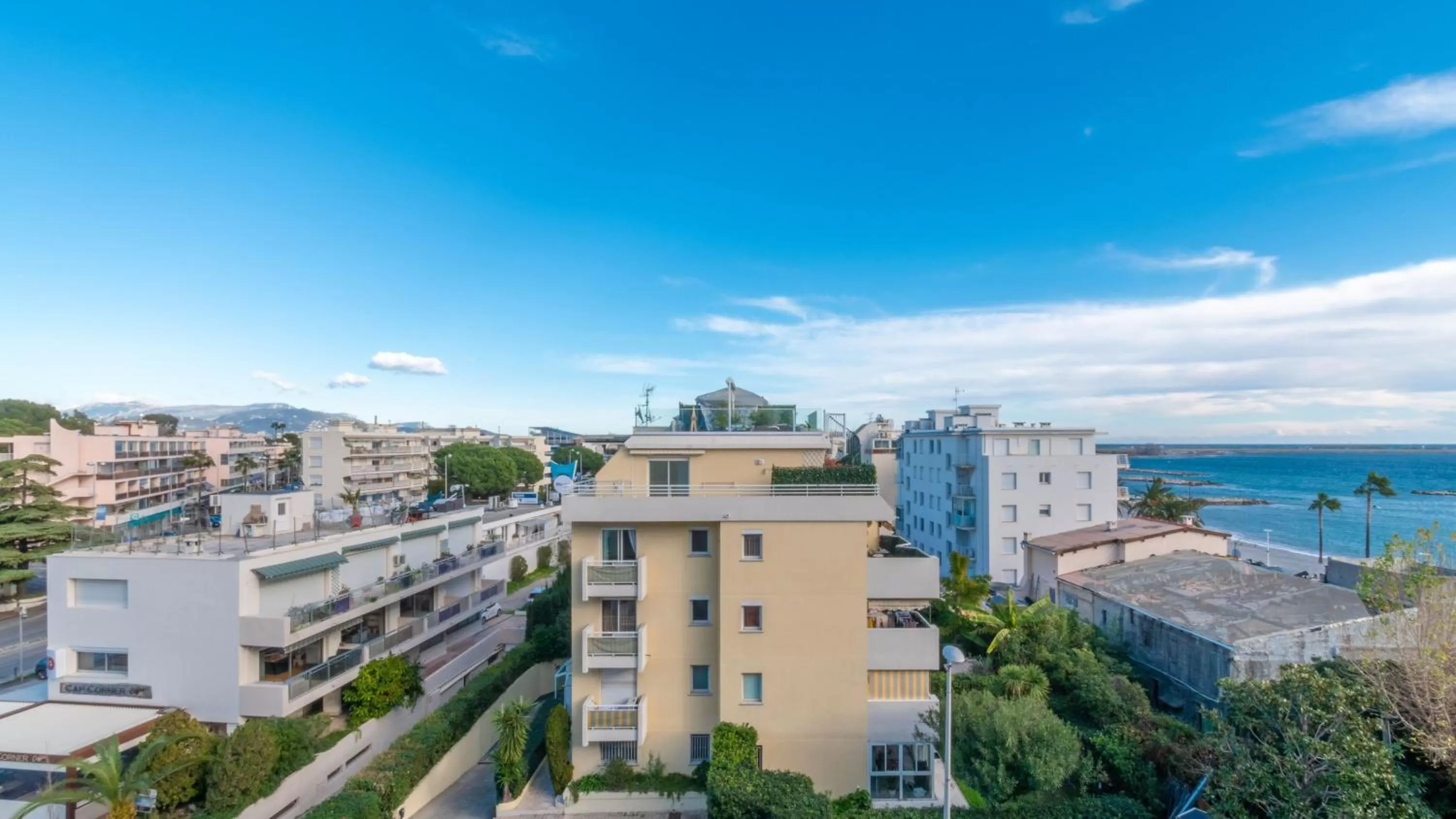 Photo of the whole room in Holiday Inn Nice - Port St Laurent by IHG