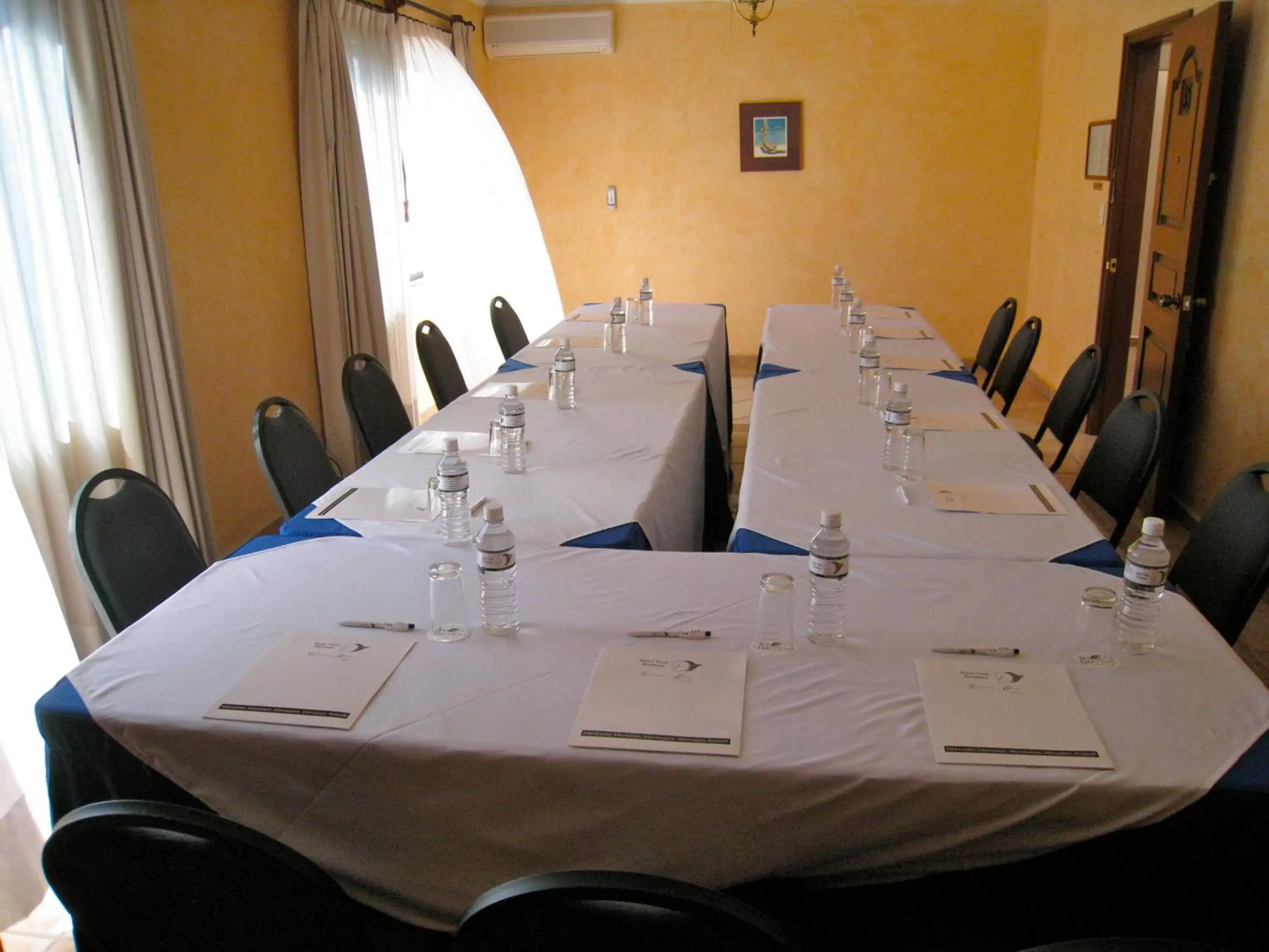 Meeting/conference room, Restaurant/Places to Eat in Hotel Vista Hermosa