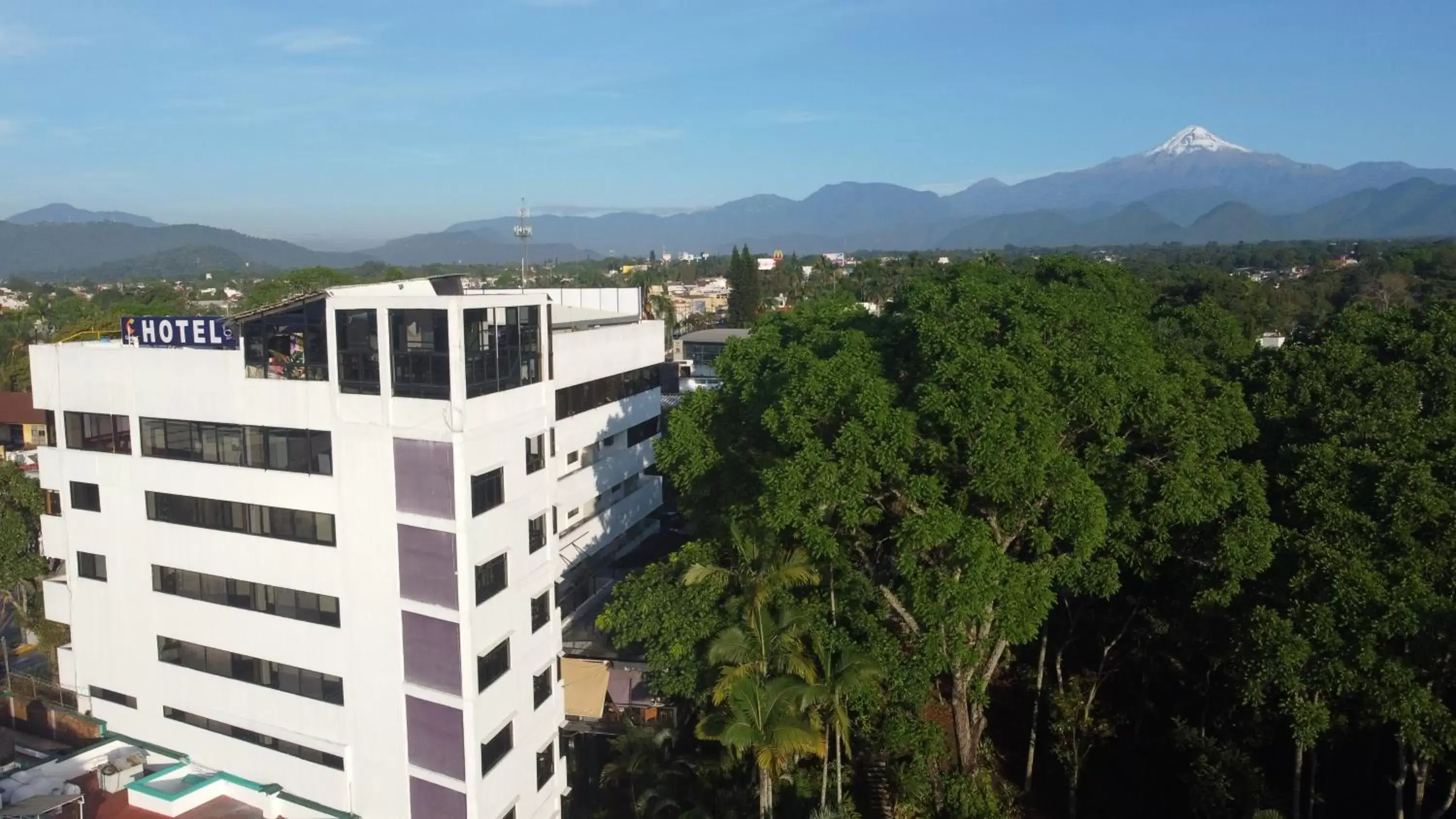 Property building in Comfort Inn Córdoba