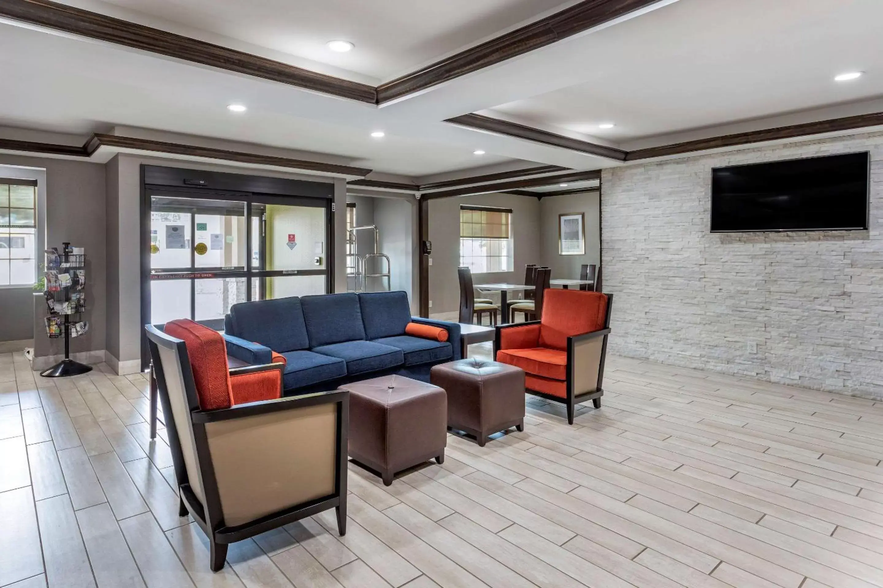 Lobby or reception, Seating Area in Comfort Inn & Suites North Little Rock JFK Blvd