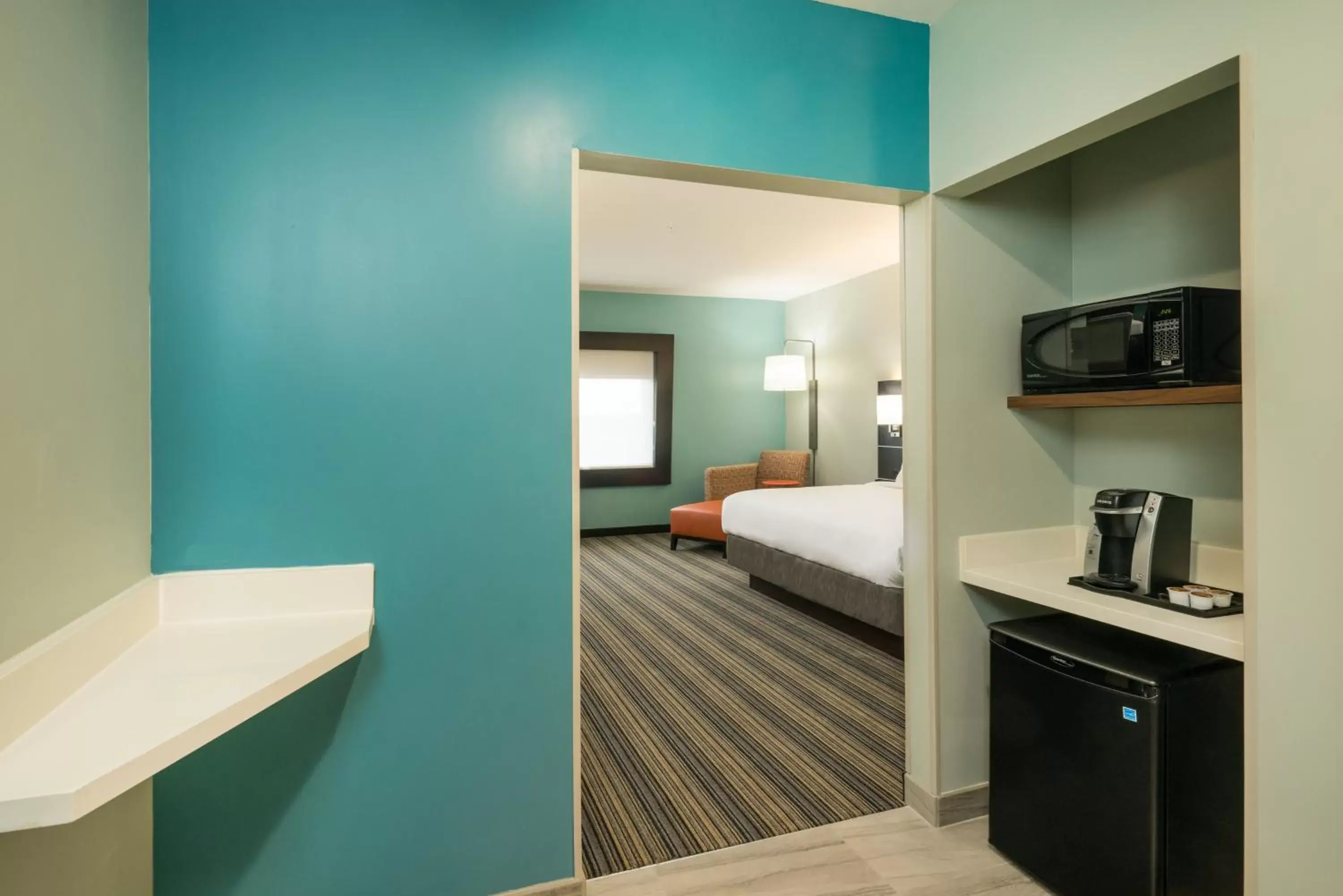 King Suite in Holiday Inn Express & Suites Greenville SE - Simpsonville by IHG King Suite in Holiday Inn Express & Suites Greenville SE - Simpsonville by IHG
