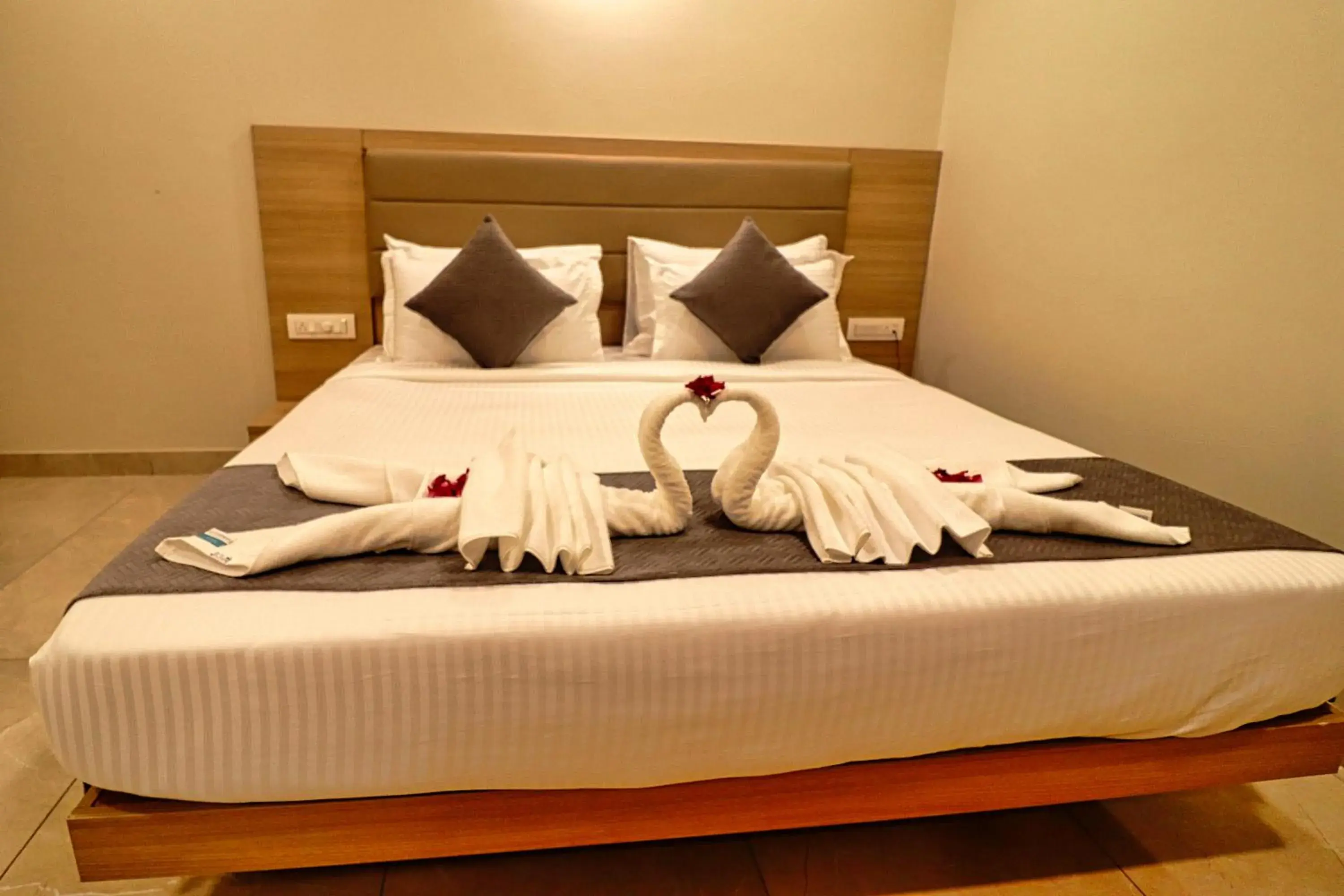 Bed in Clarks Inn Express Udaipur