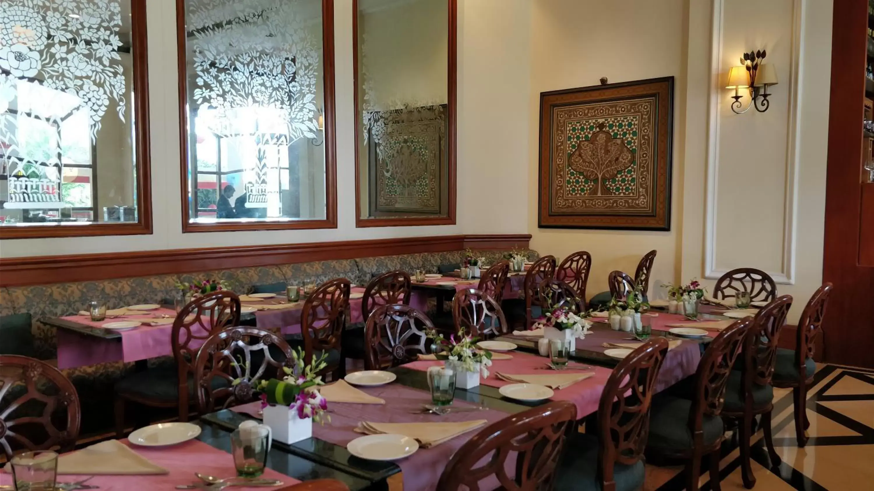 Restaurant/places to eat in Eros Hotel New Delhi, Nehru Place Restaurant/places to eat in Eros Hotel New Delhi, Nehru Place