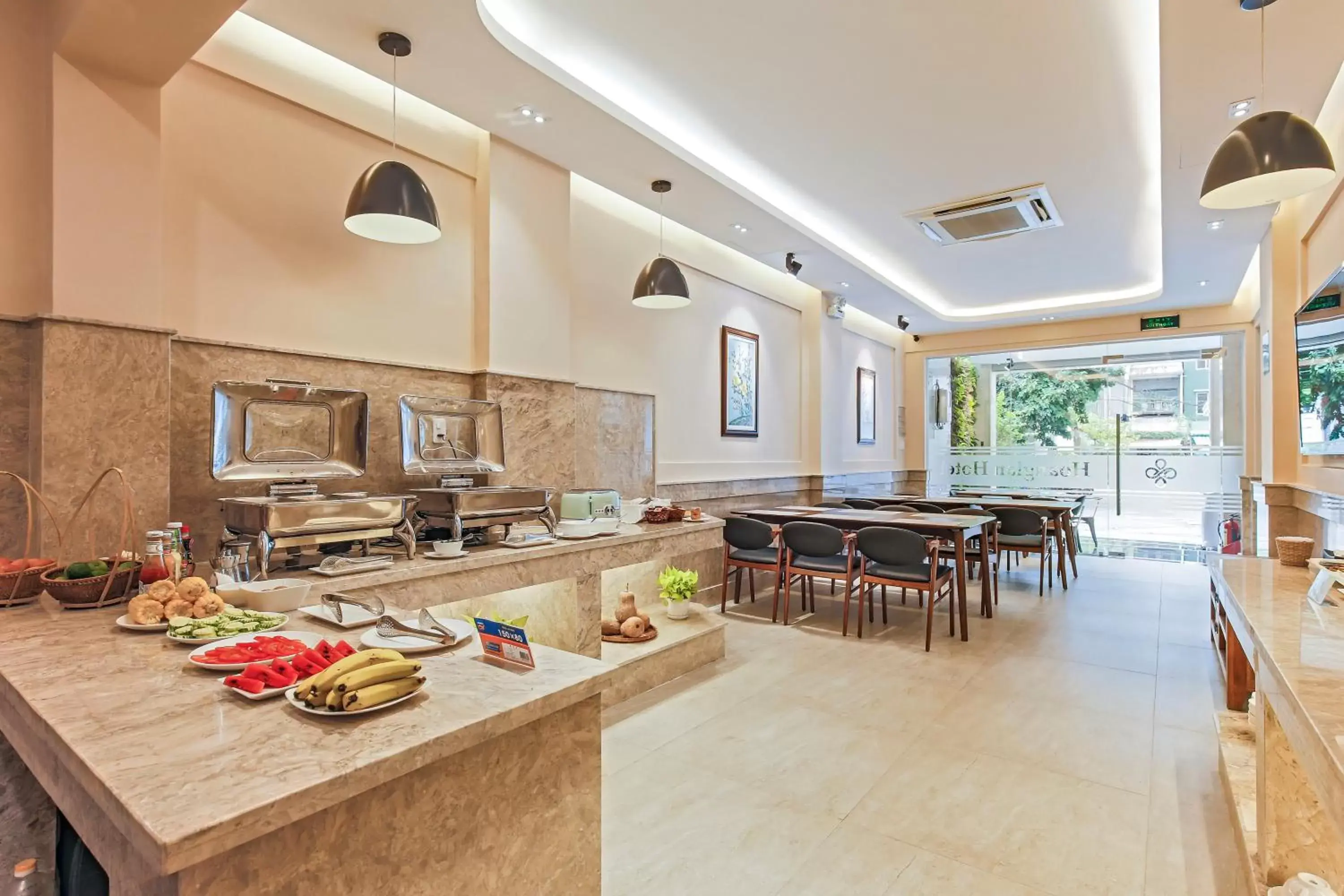 Restaurant/places to eat in Hoang Lan Hotel Restaurant/places to eat in Hoang Lan Hotel