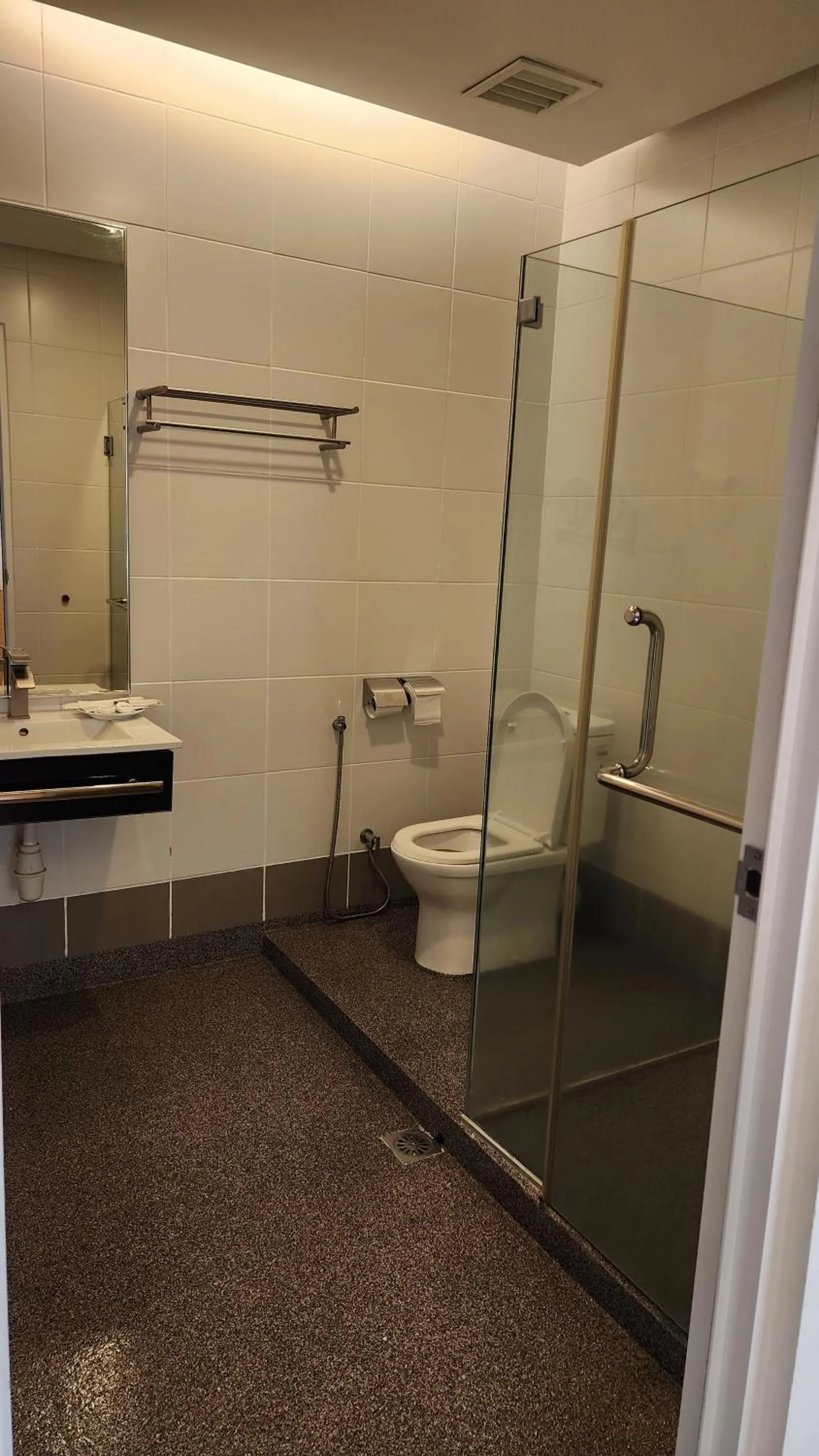 Shower in Holiday Place Kuala Lumpur