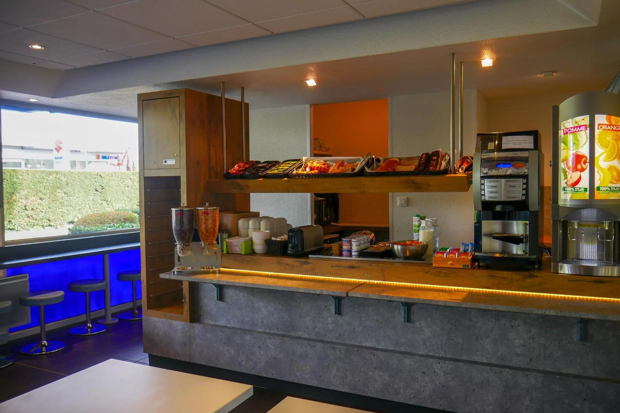 Buffet breakfast in Hotel Ibis Budget Vichy