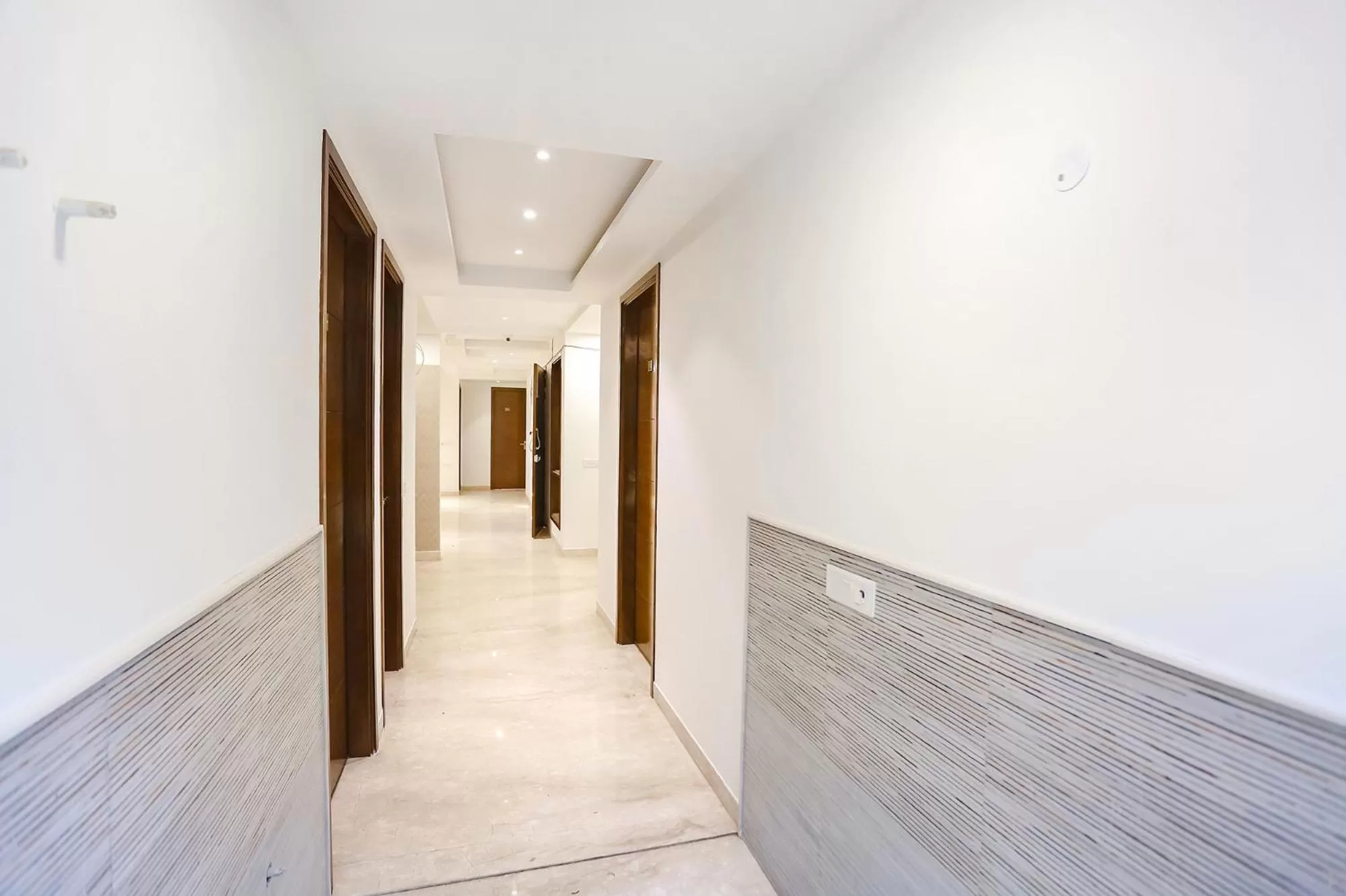 Lobby or reception in FabExpress Aerosky Deluxe - Nr Yashobhoomi Convention Centre