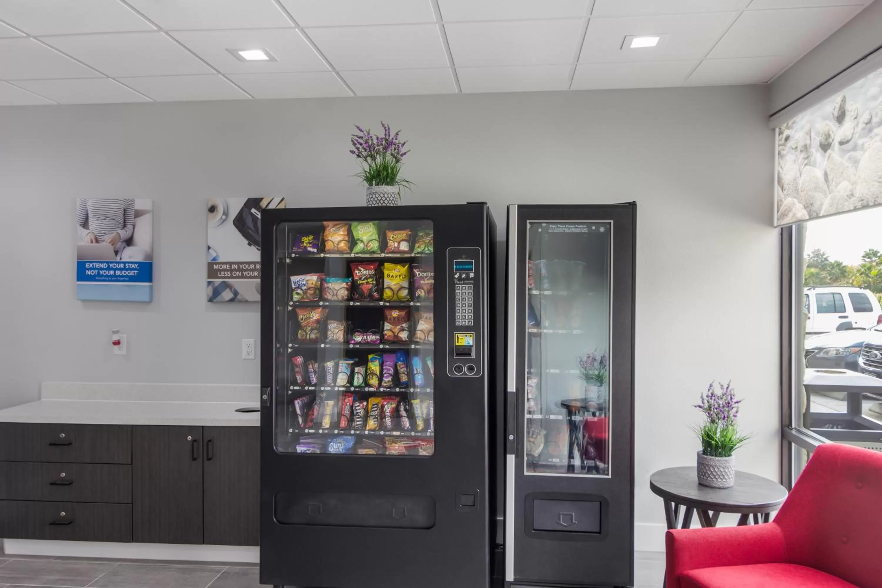 Food and drinks in Studio 6 Katy, Tx