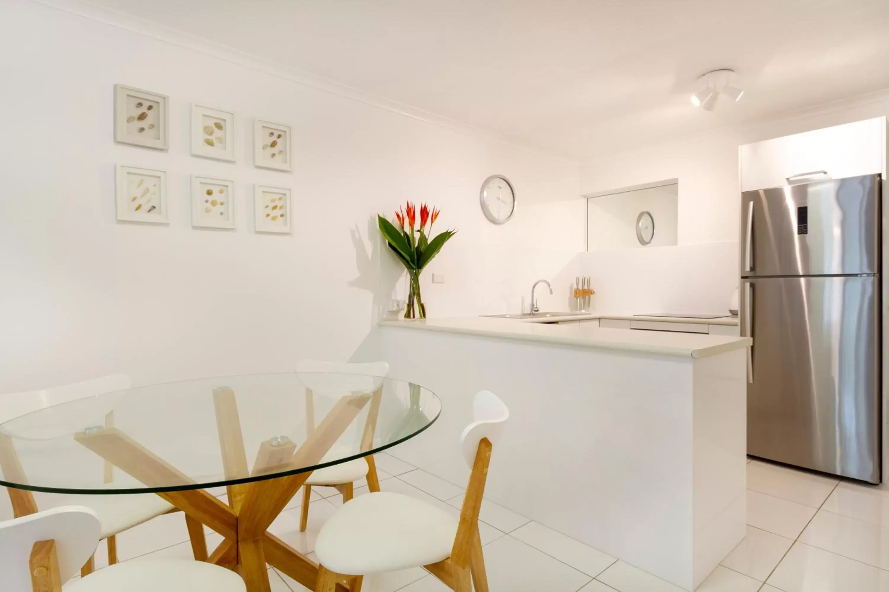 Kitchen/Kitchenette in The White House Port Douglas