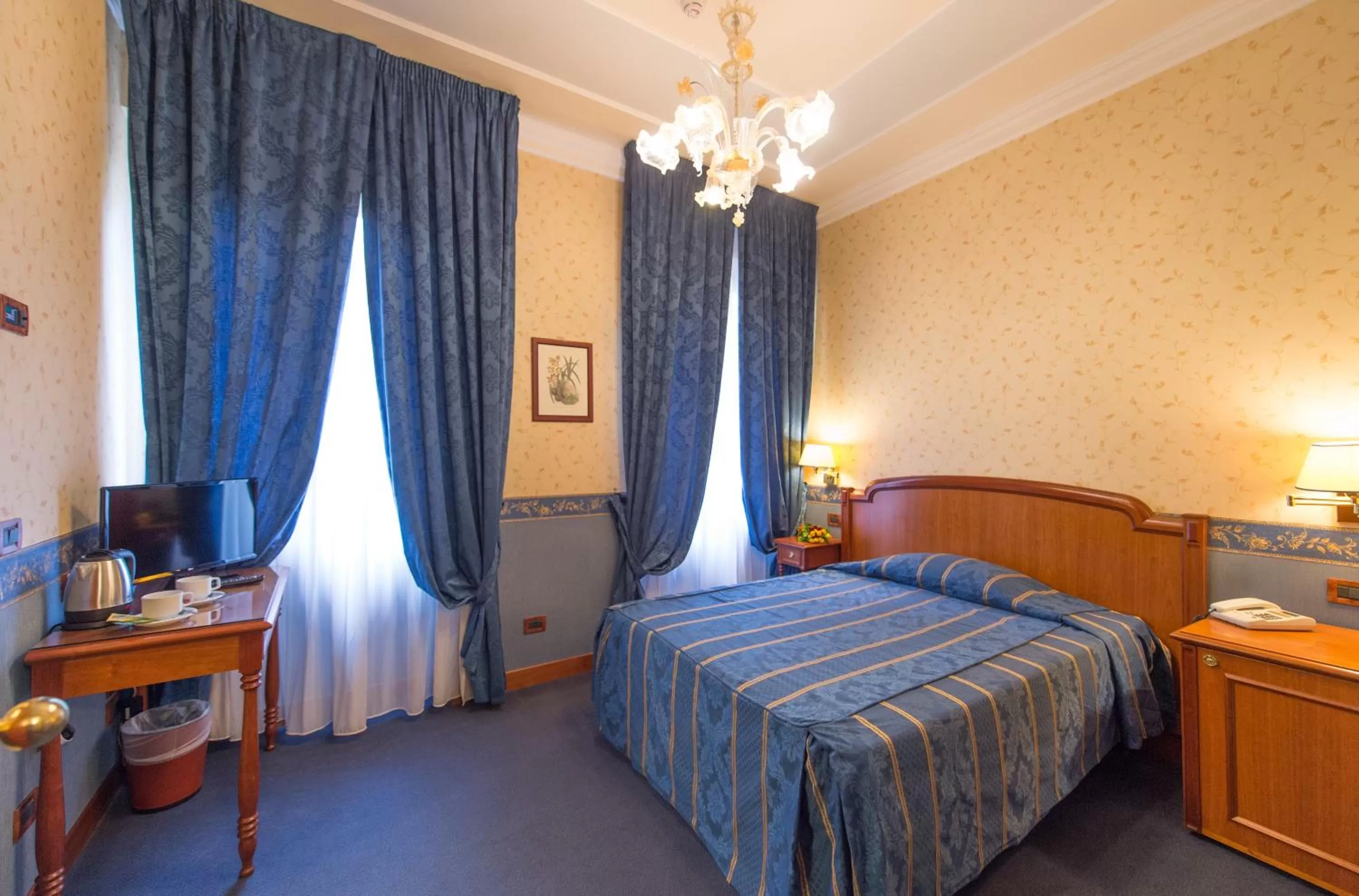 Bedroom, Bed in Diana Park Hotel