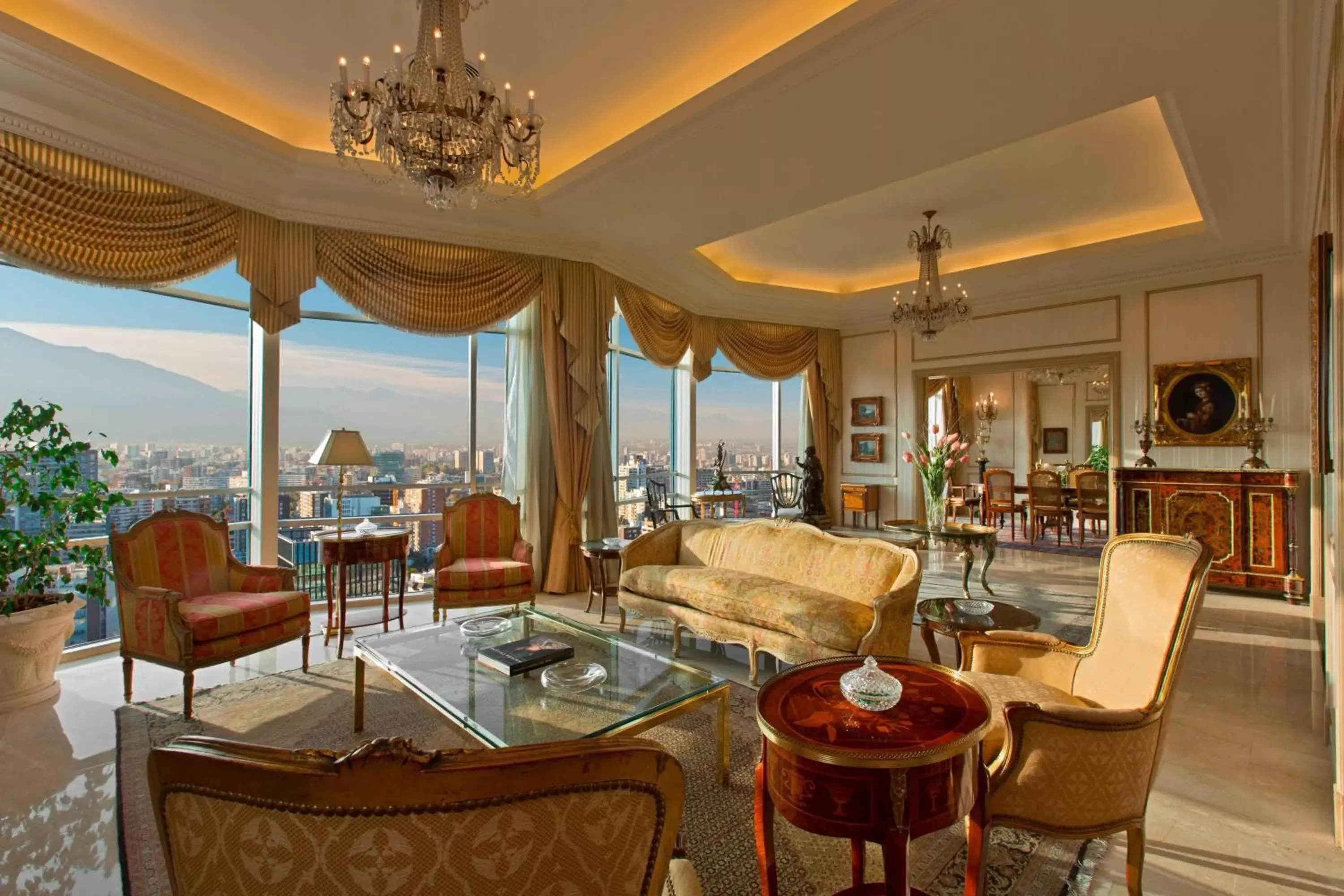 Living room in Sheraton Santiago Hotel & Convention Center