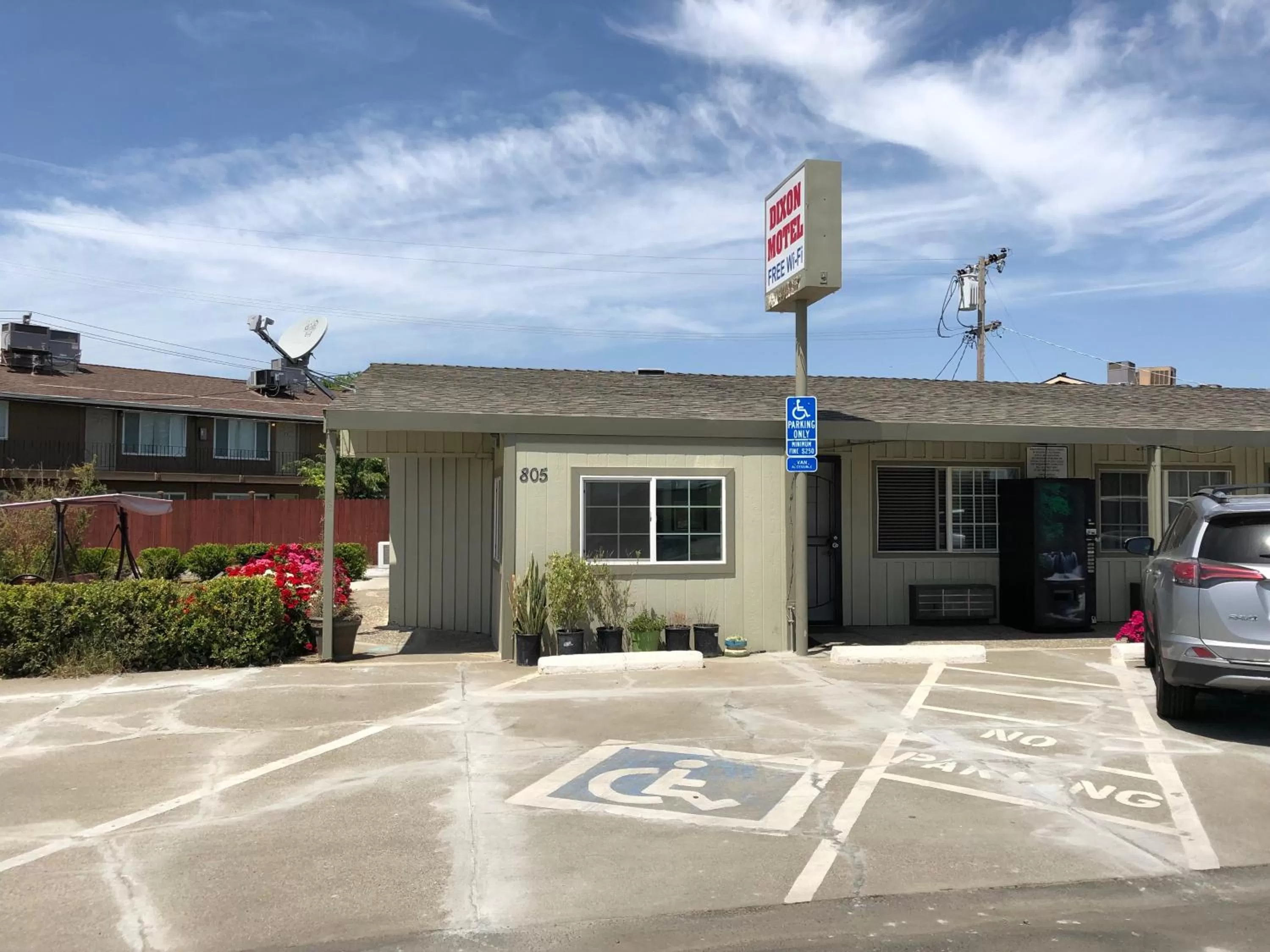 Property building in Dixon Motel