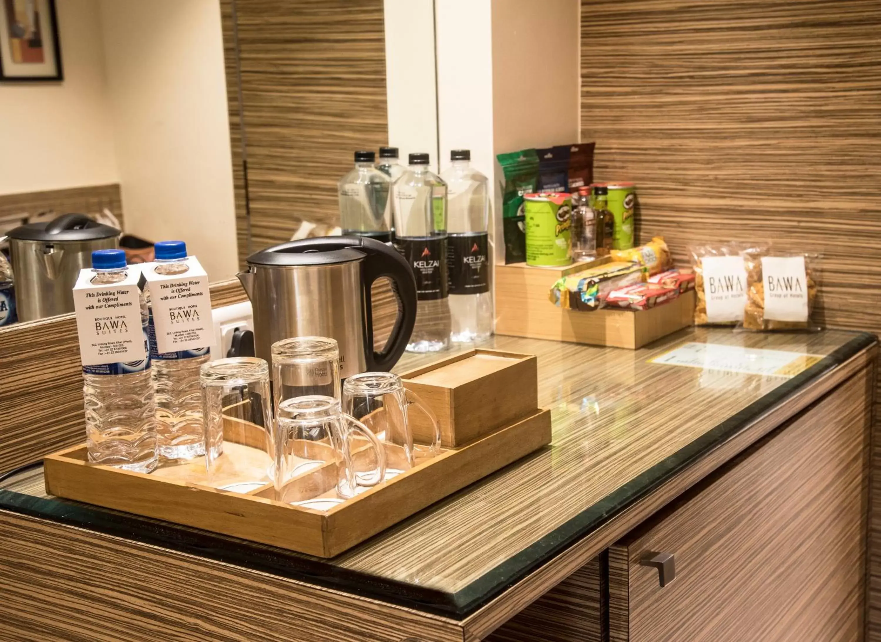 Coffee/tea facilities in Hotel Bawa Suites