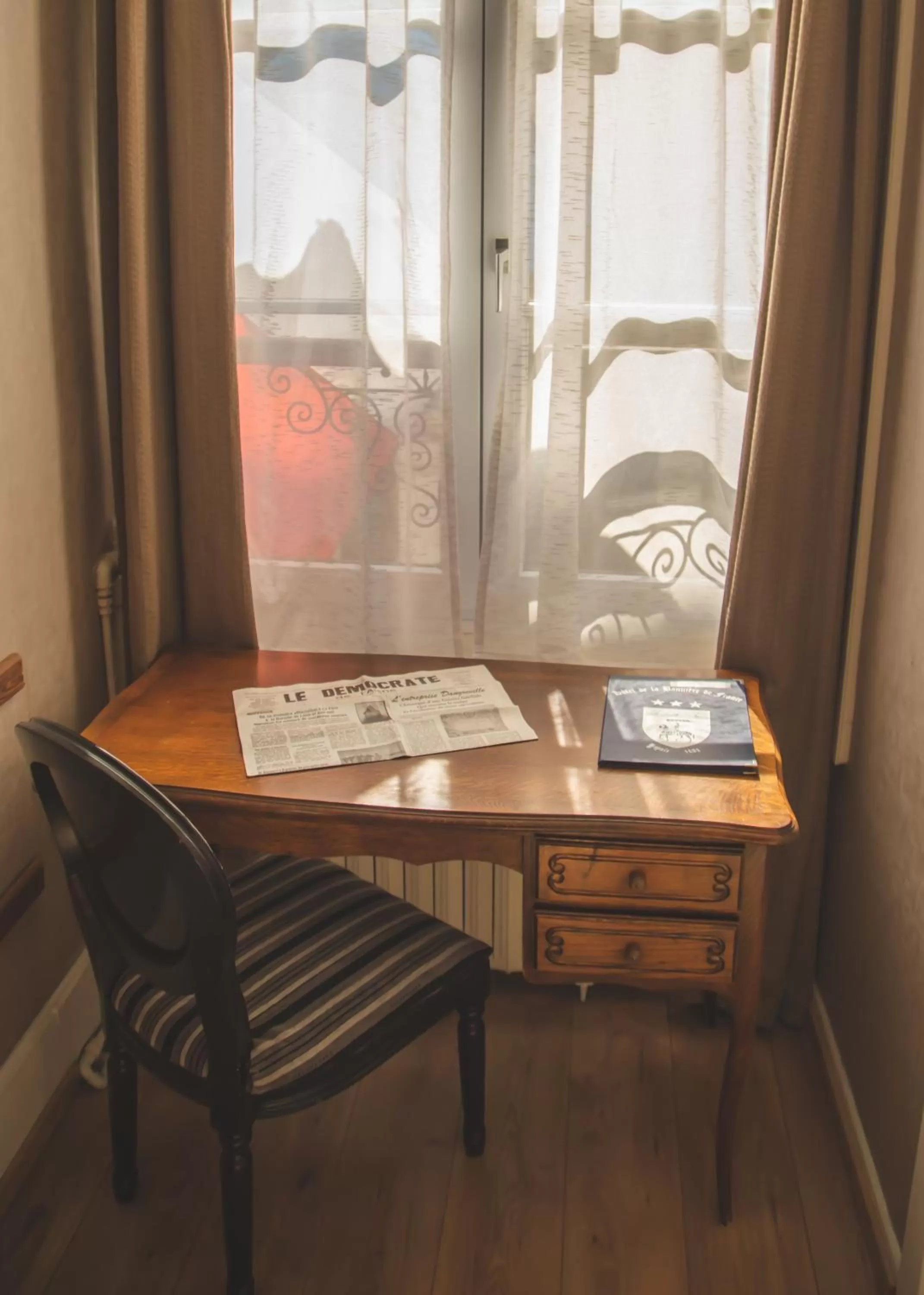 TV and multimedia in Hôtel De La Banniere De France