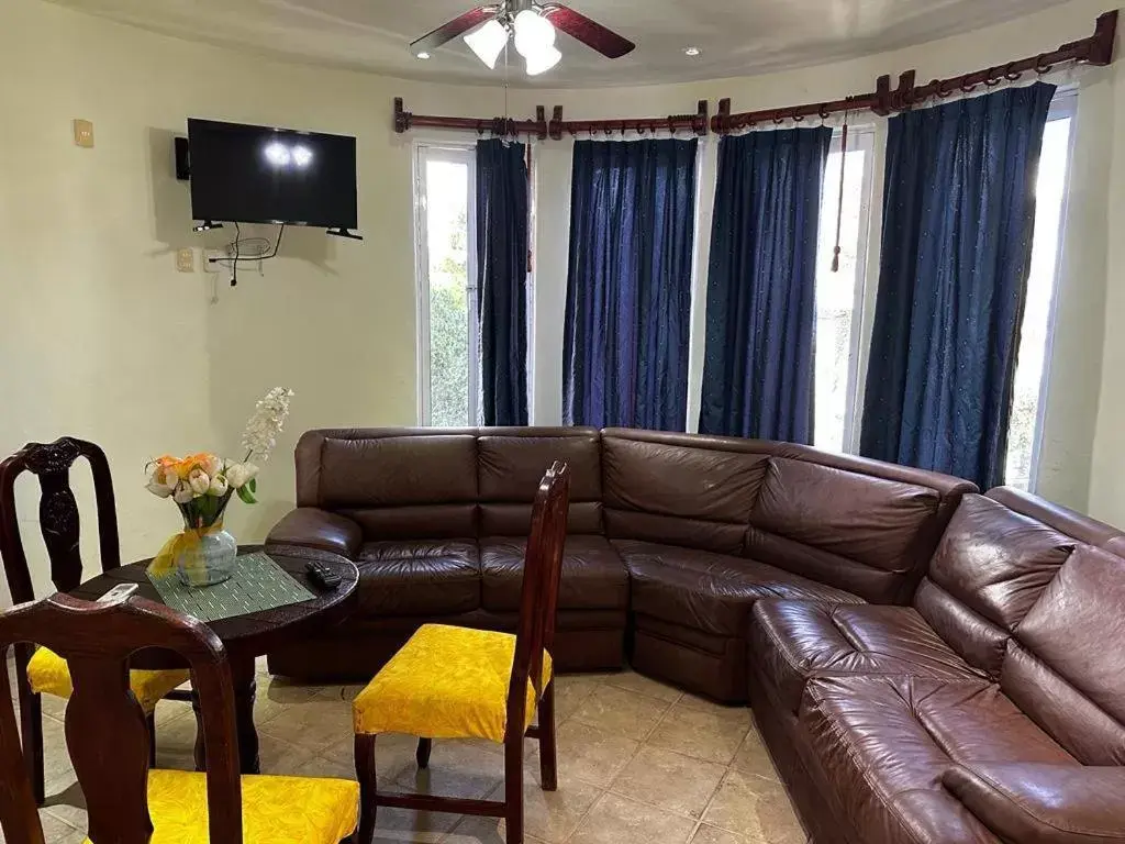 Living room, Seating Area in Hotel Castillo Del Mar - 5 Th Ave